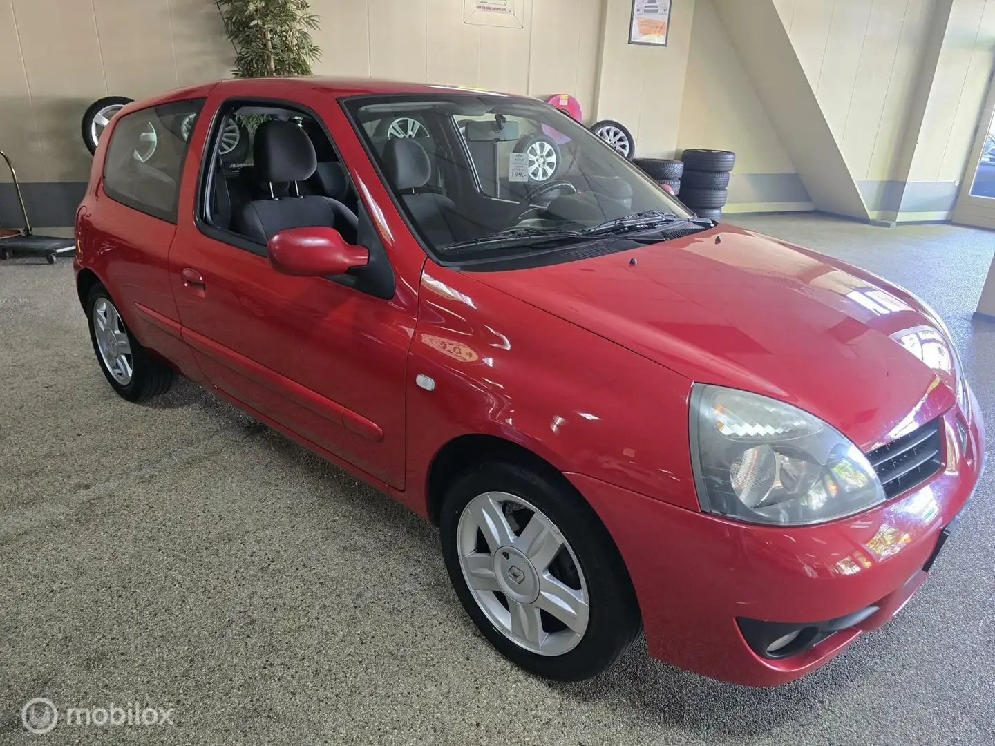 Renault Clio 1.2-16V Campus Rosso - 2