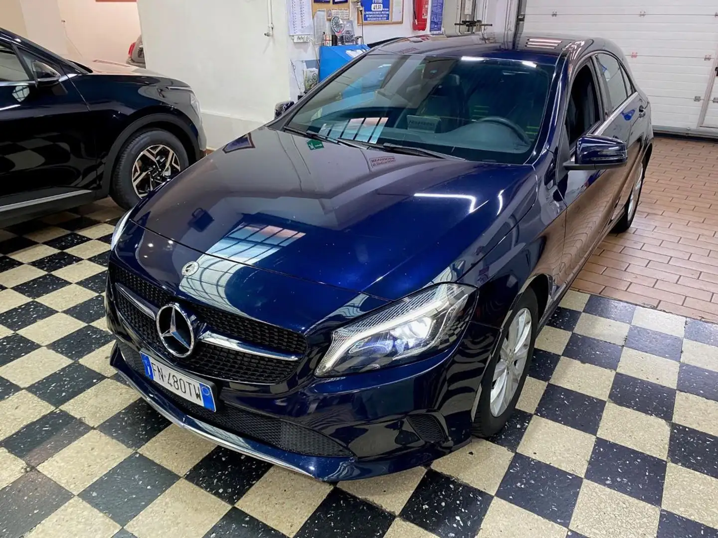 Mercedes-Benz A 200 d Business Navi Blu/Azzurro - 1
