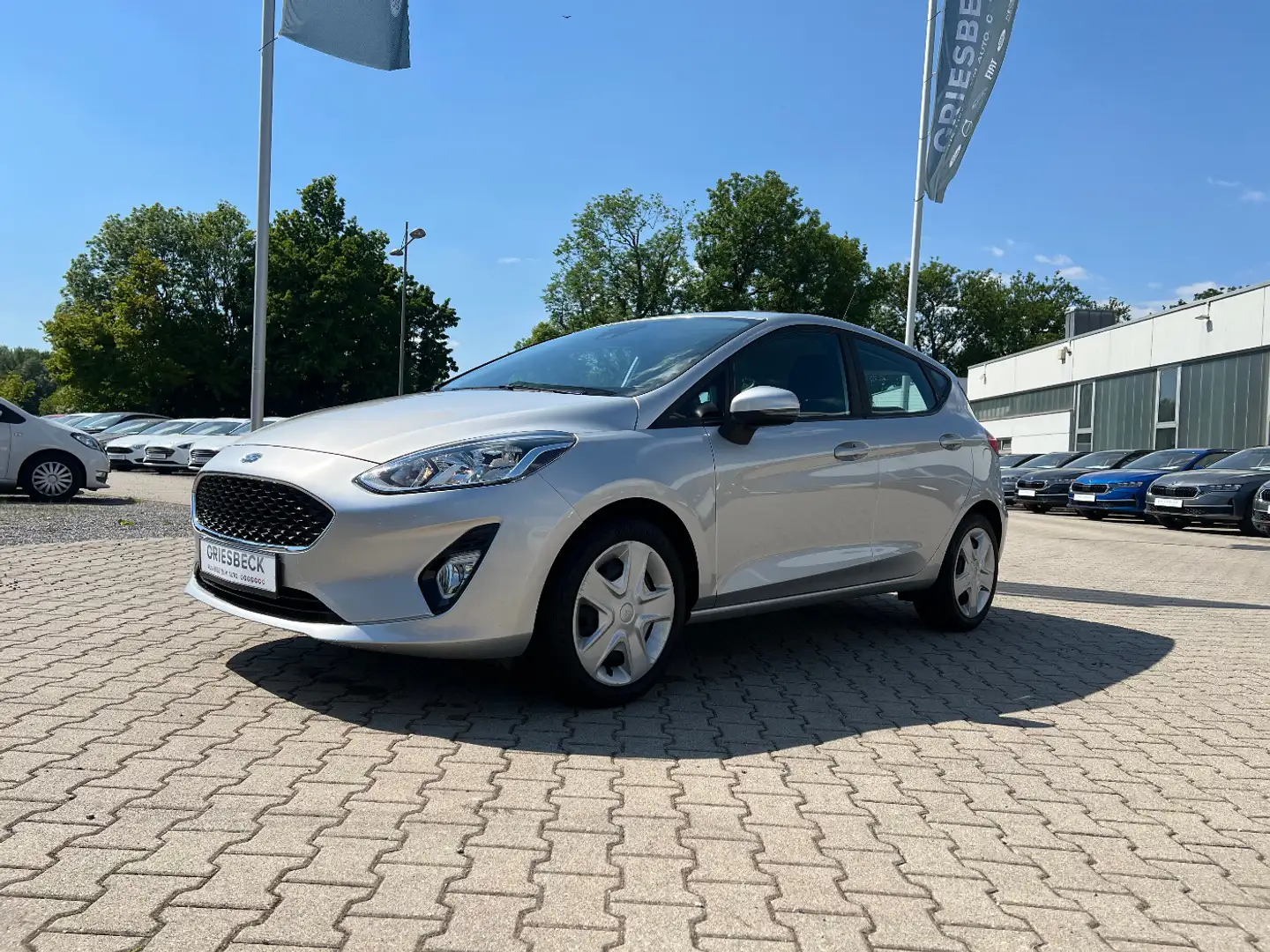 Ford Fiesta 1.5 TDCi Cool & Connect *LED Navi PDC DAB Silber - 1