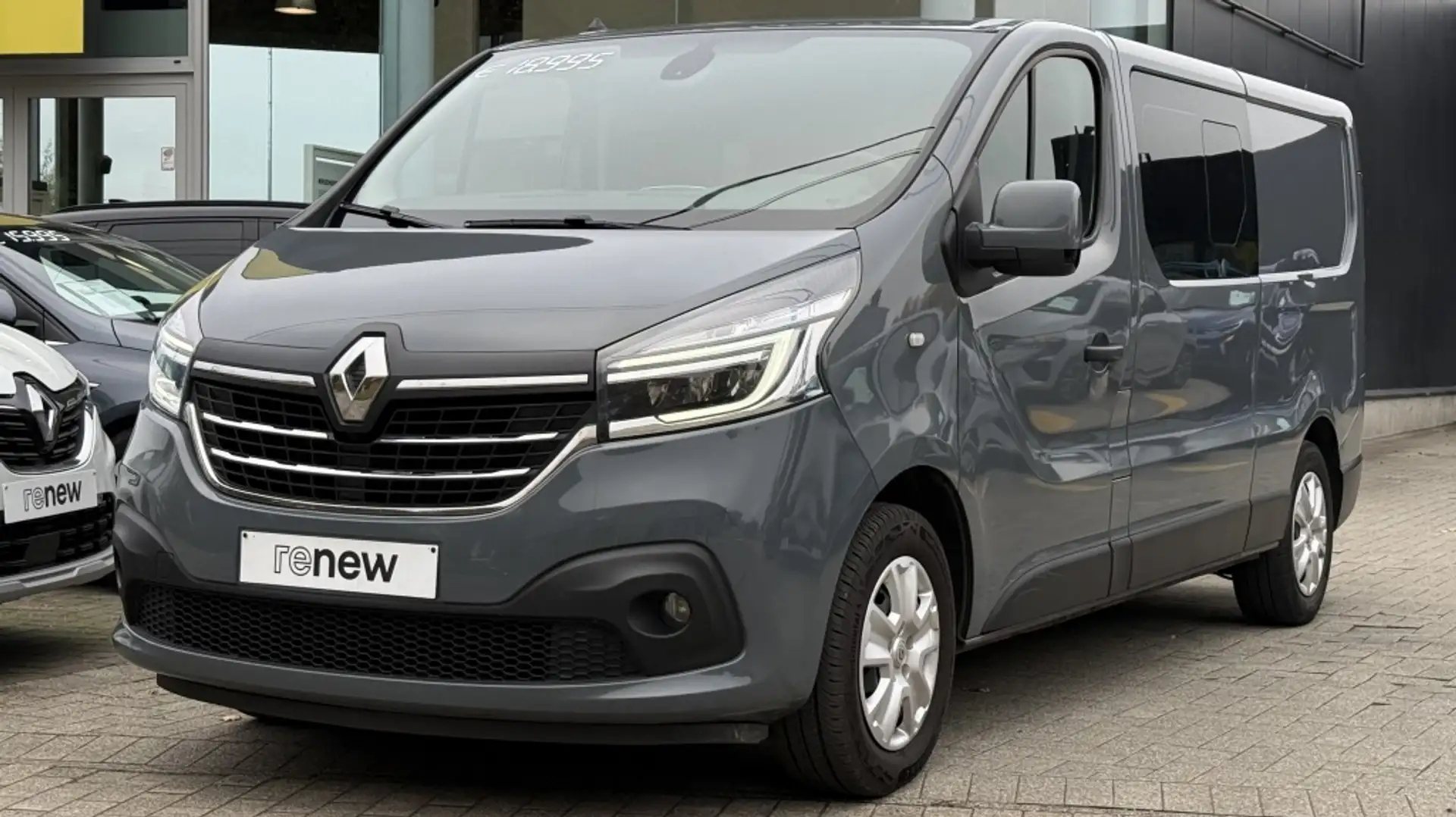 Renault Trafic 2.0 dCi T29 L2H1 DC Grand Confort Gris - 1