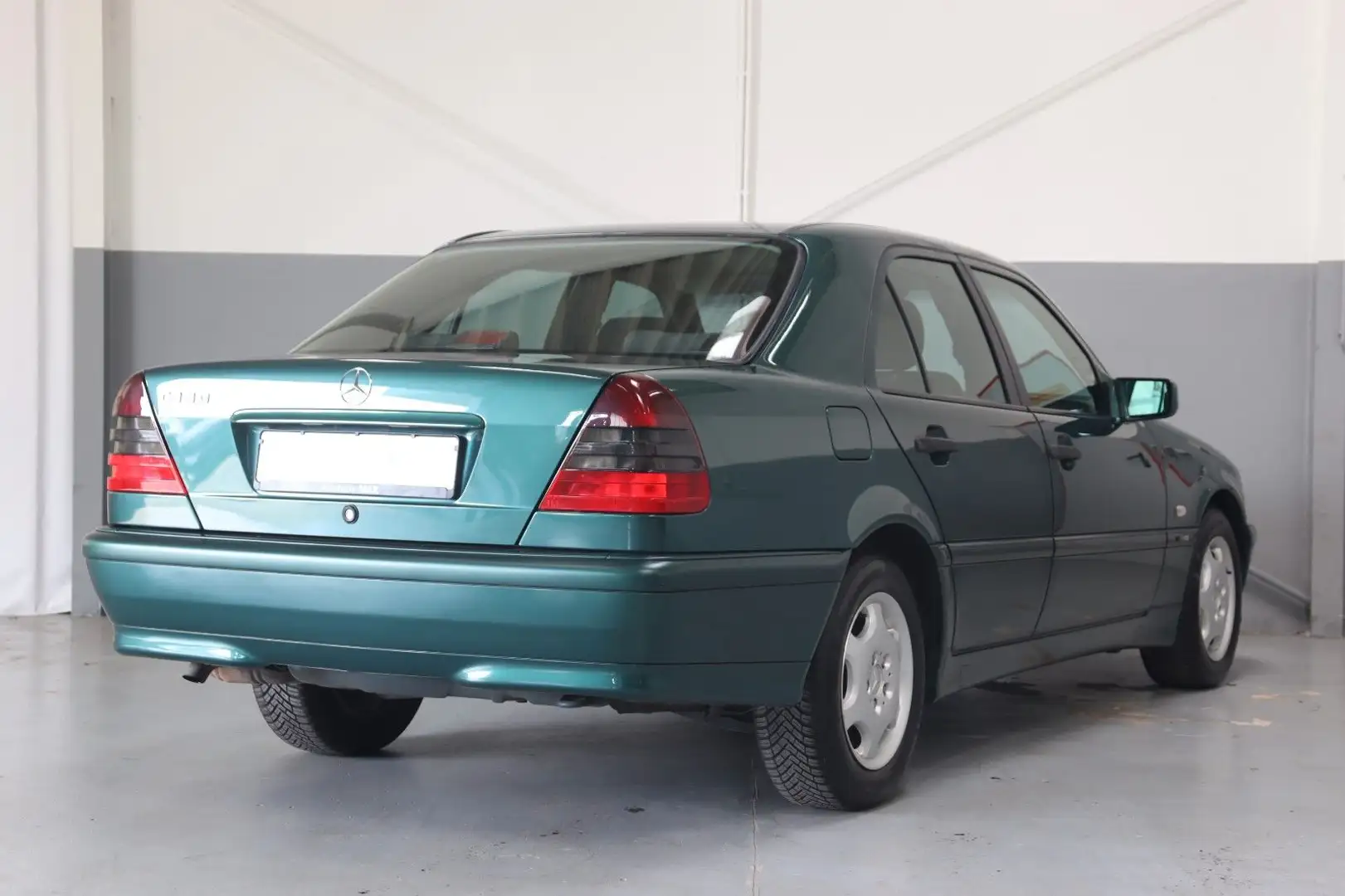 Mercedes-Benz C 180 ~Tempomat~Automatik~Klimaanlage Verde - 2
