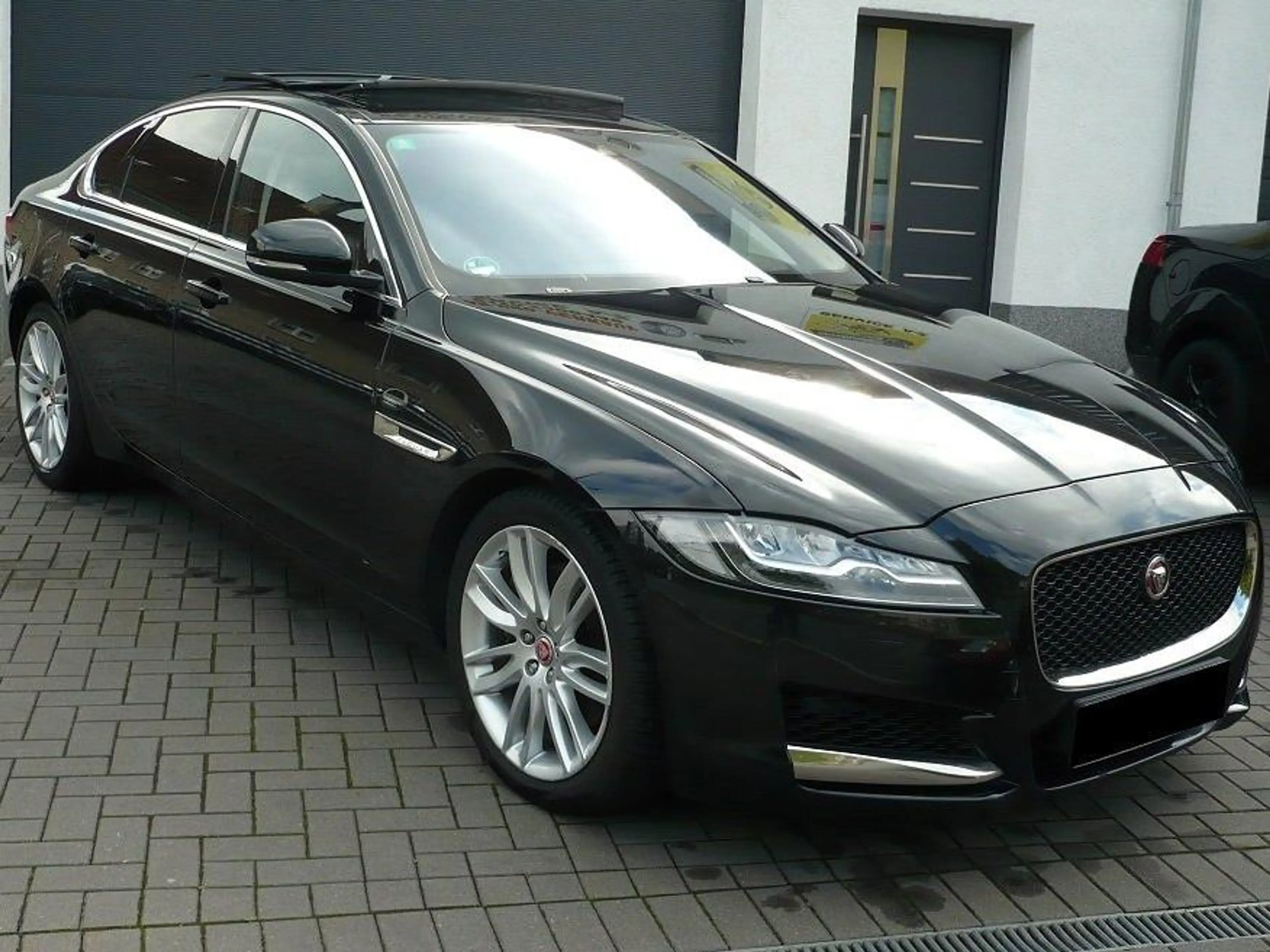 Jaguar XF XF Diesel 30d Automatik Navi Hadup Xenon Leder