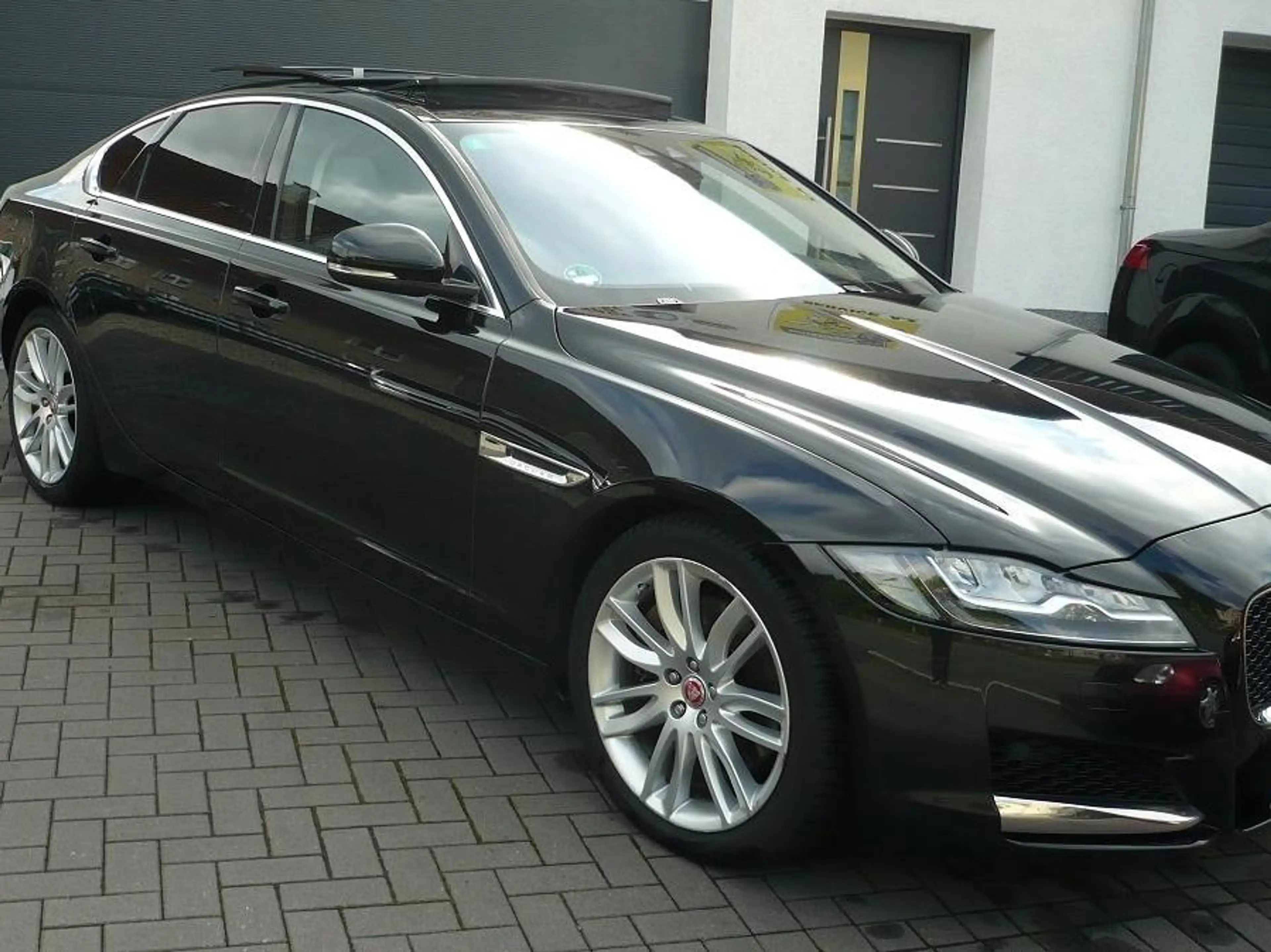 Jaguar XF XF Diesel 30d Automatik Navi Hadup Xenon Leder — photo 3