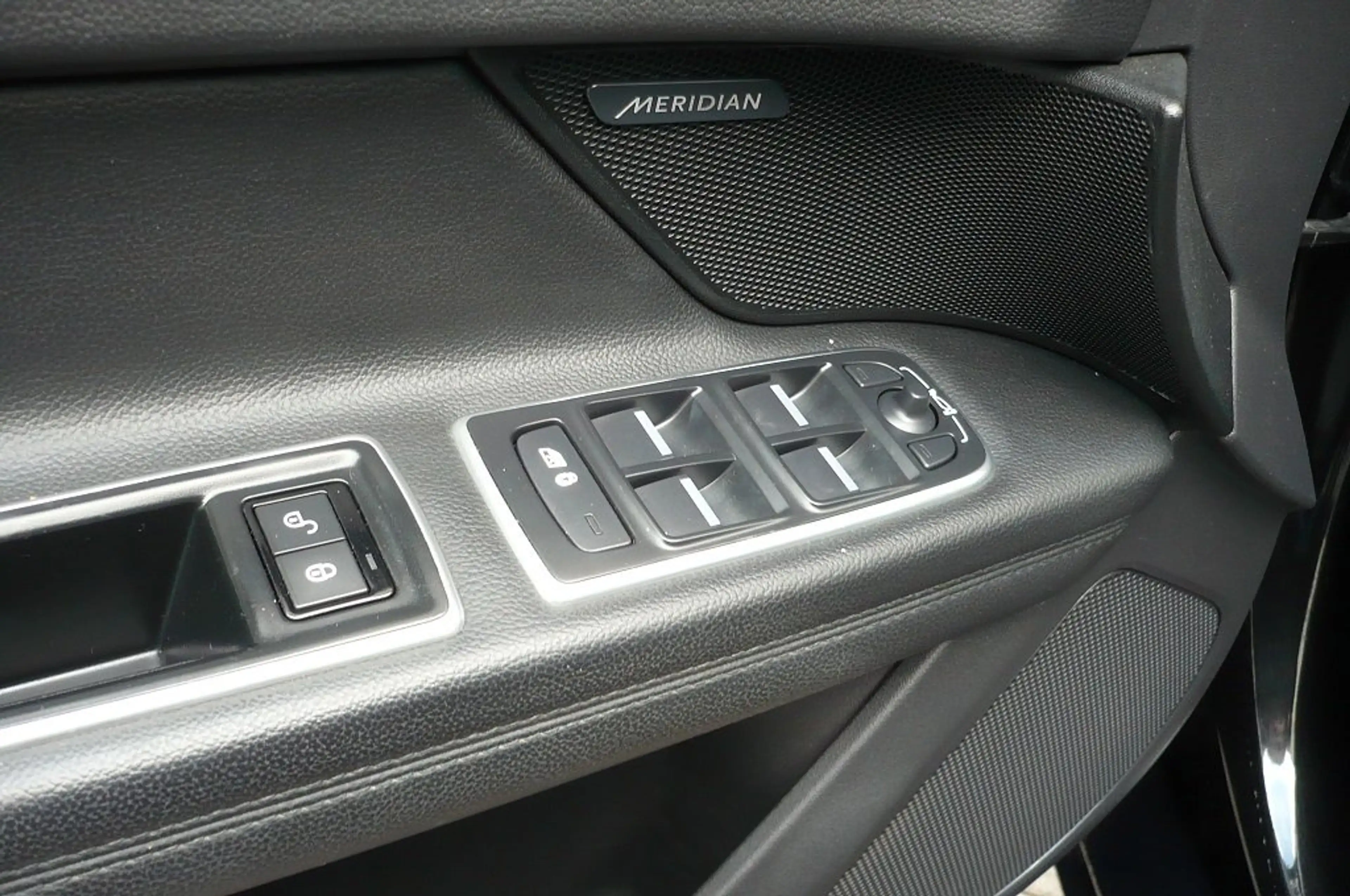 Jaguar XF XF Diesel 30d Automatik Navi Hadup Xenon Leder — photo 11