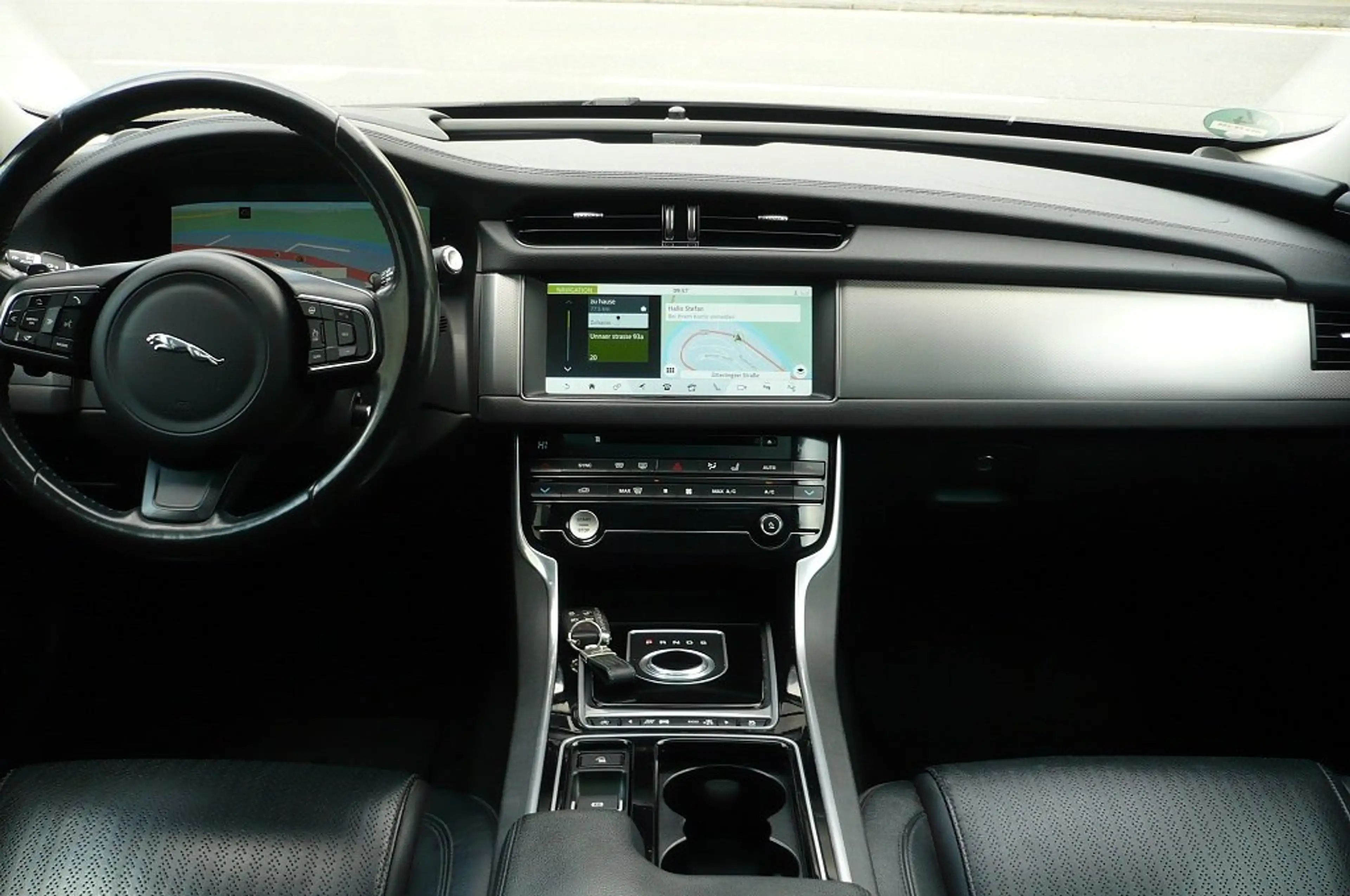 Jaguar XF XF Diesel 30d Automatik Navi Hadup Xenon Leder — photo 9