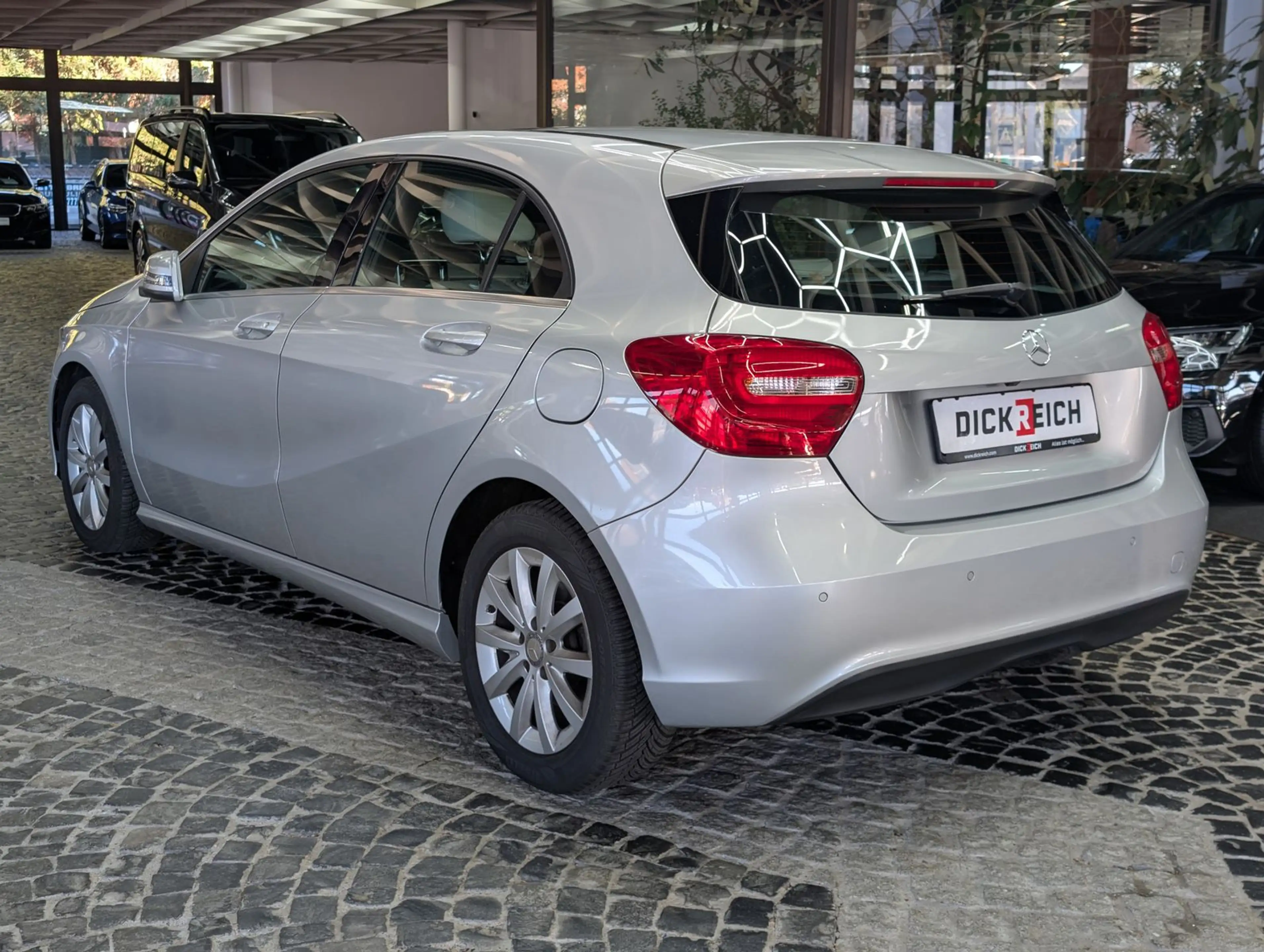 Mercedes-Benz A 180 BlueEfficiency PANO*SHZ*NAVI*KAM*LEDER*ALU — photo 6