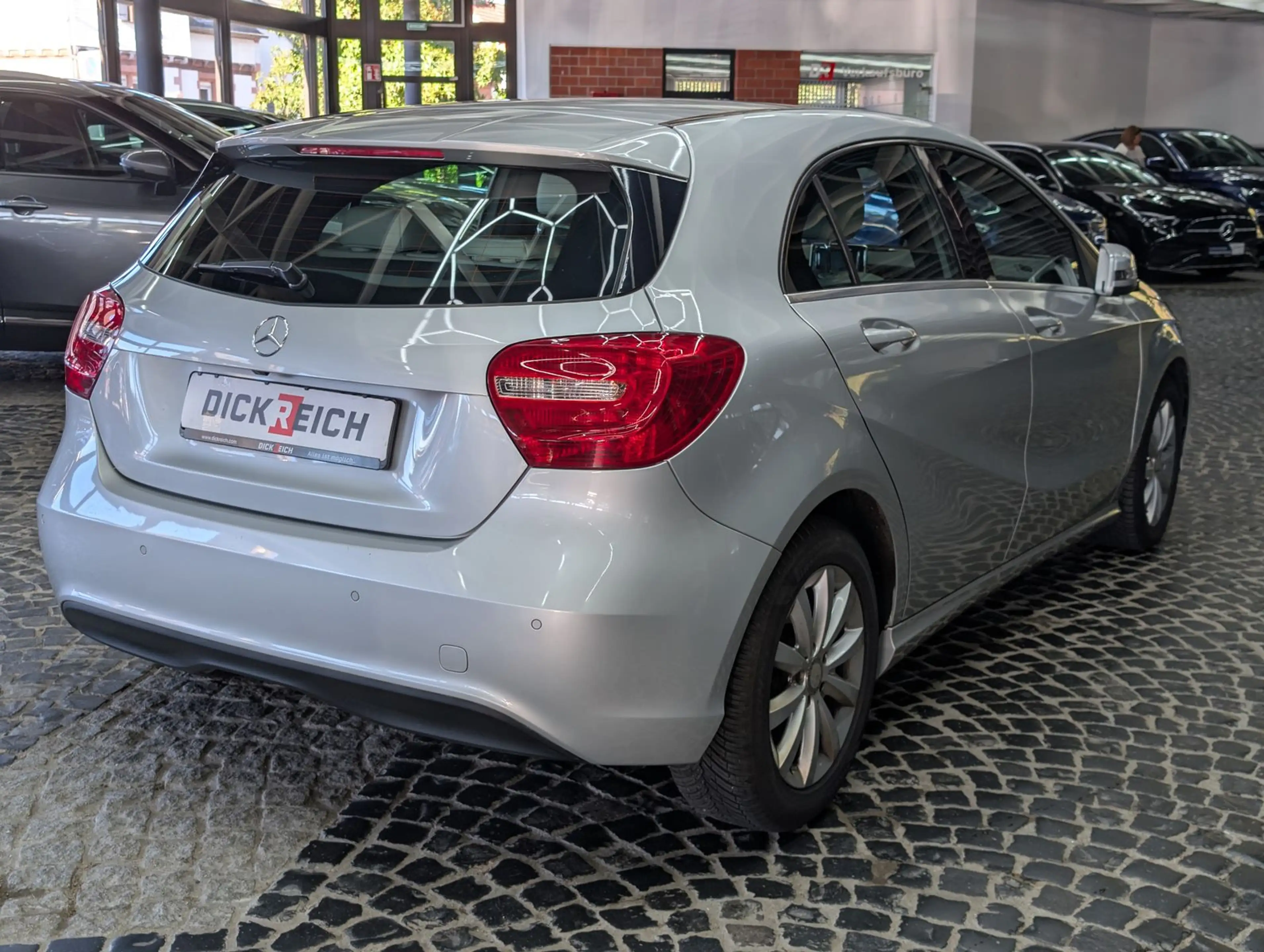 Mercedes-Benz A 180 BlueEfficiency PANO*SHZ*NAVI*KAM*LEDER*ALU — photo 8