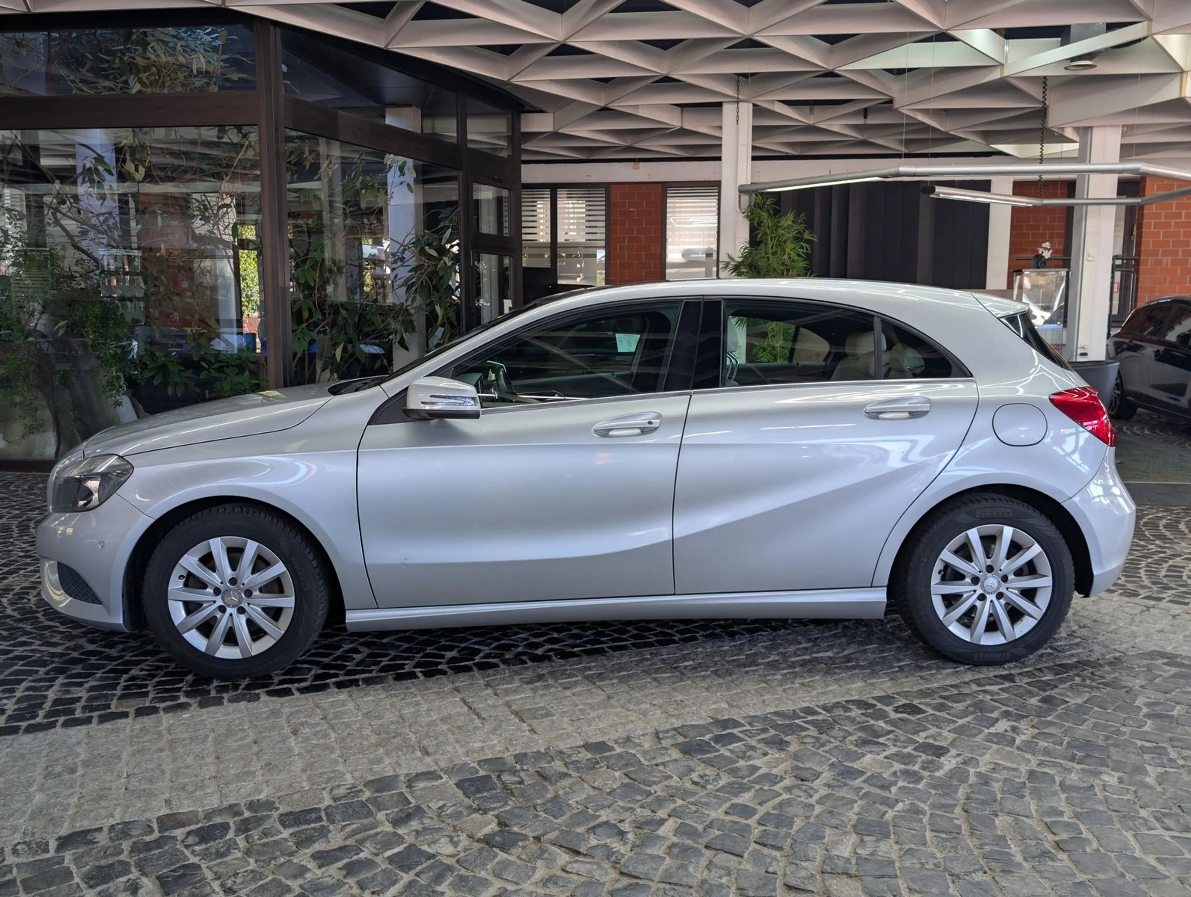 Mercedes-Benz A 180 BlueEfficiency PANO*SHZ*NAVI*KAM*LEDER*ALU — photo 5