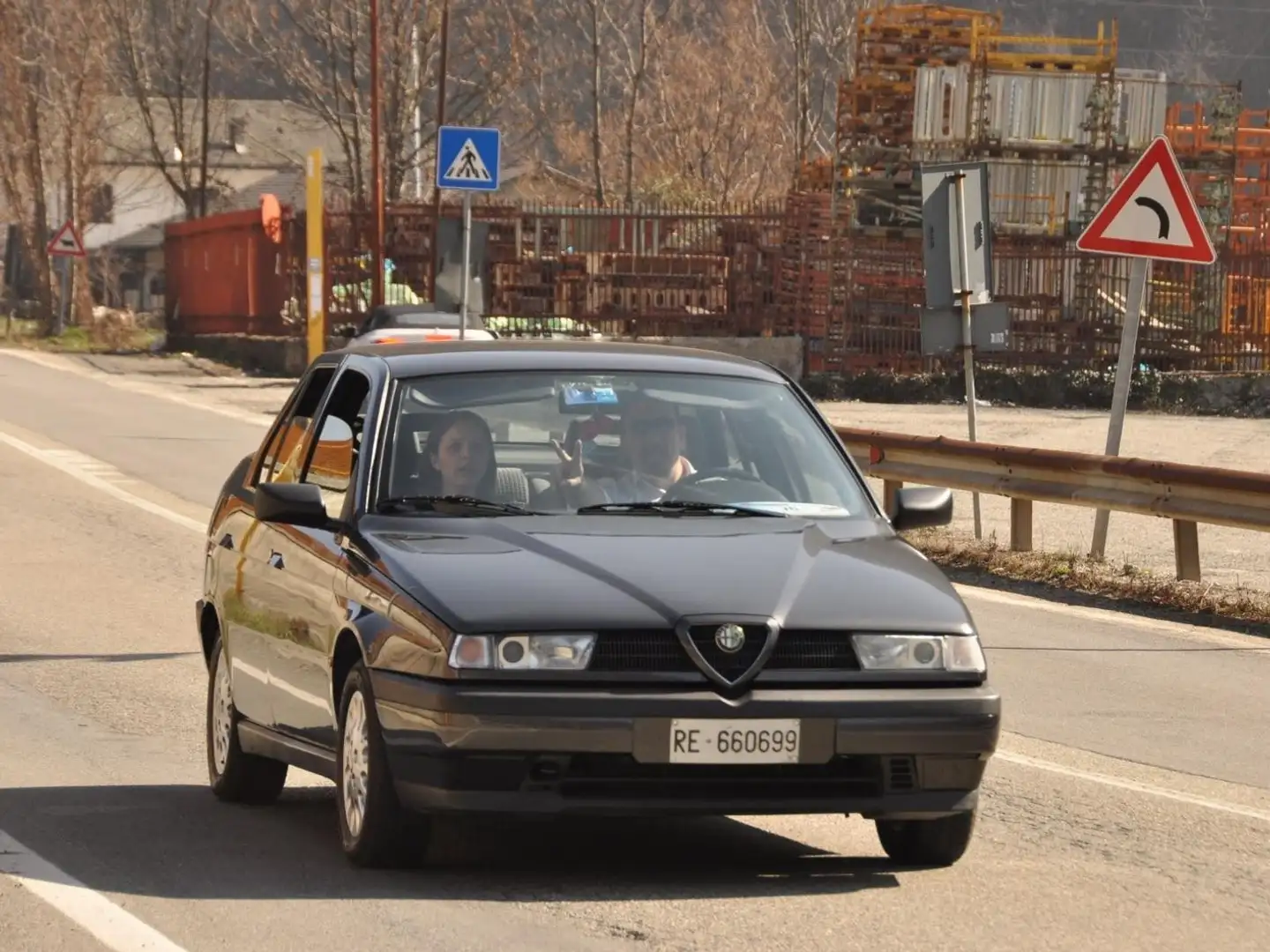 Alfa Romeo 155 1800cc siva - 1