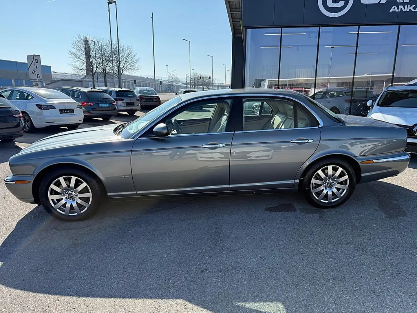 Jaguar XJ 6 2,7 Ds. Aut. Gris - 2