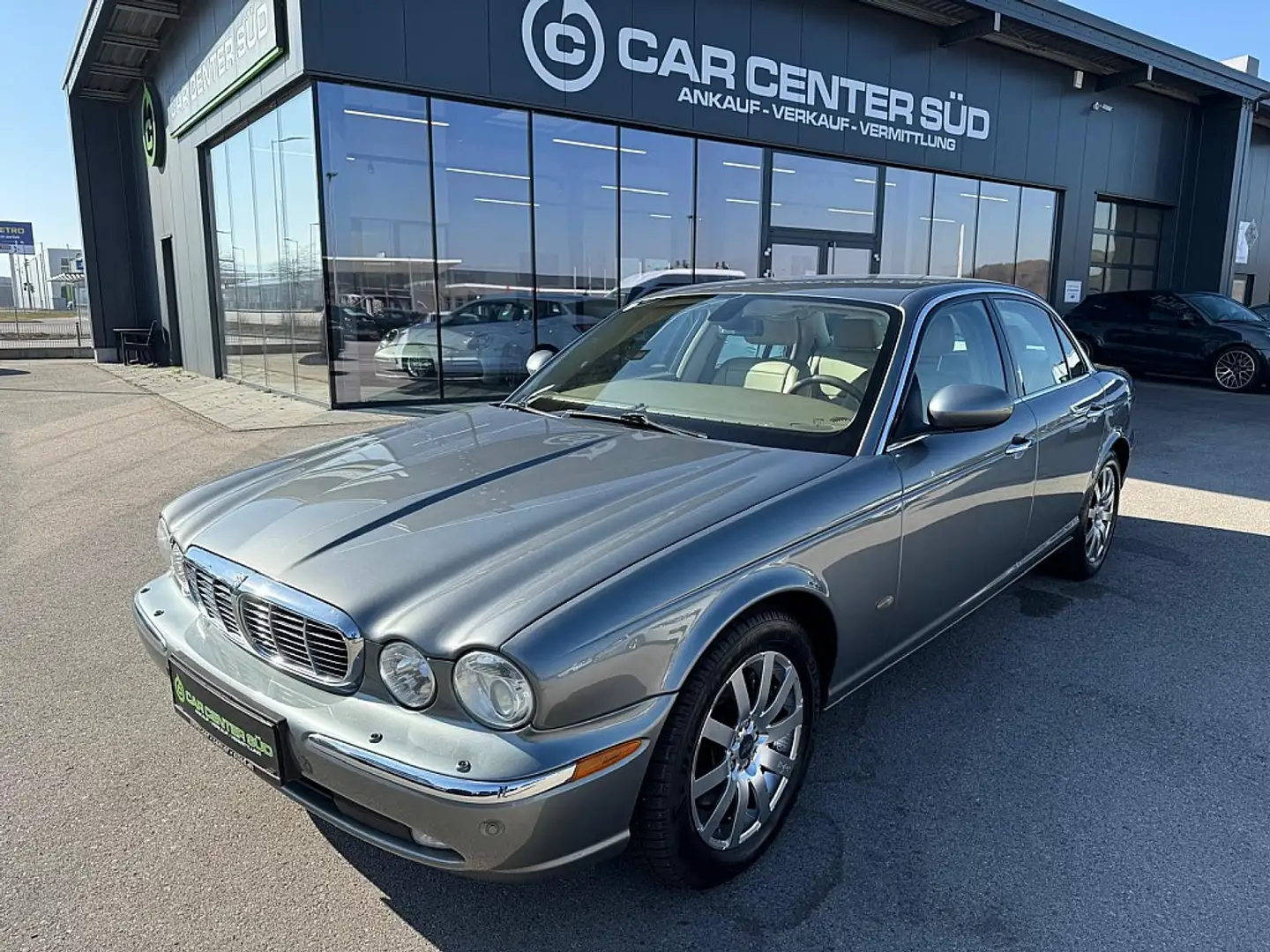 Jaguar XJ 6 2,7 Ds. Aut. Gris - 1