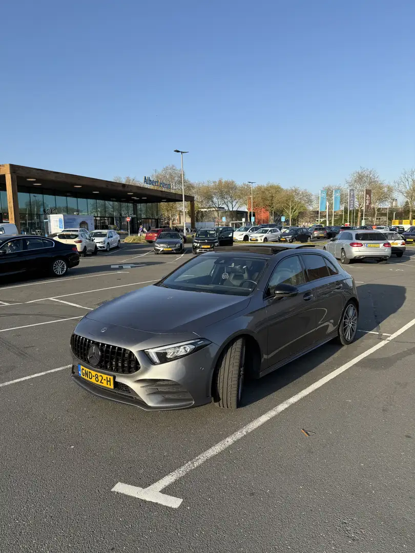 Mercedes-Benz A 220 7G-DCT AMG Line Grijs - 2