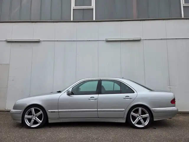 Mercedes-Benz E 320 ELEGANCE Leder/Xenon/Schiebedach