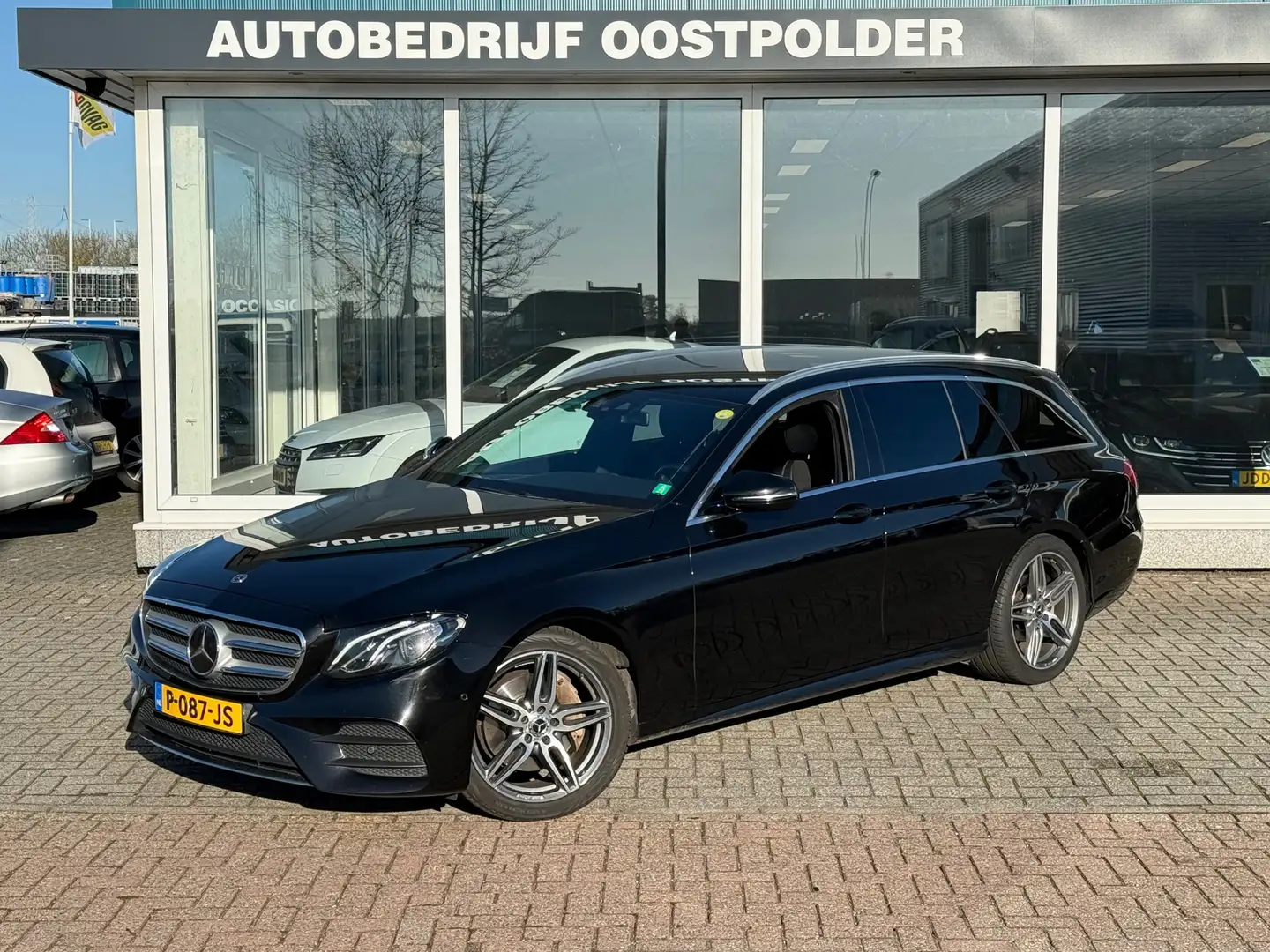 Mercedes-Benz E 220 Estate d Business Solution AMG Zwart - 1