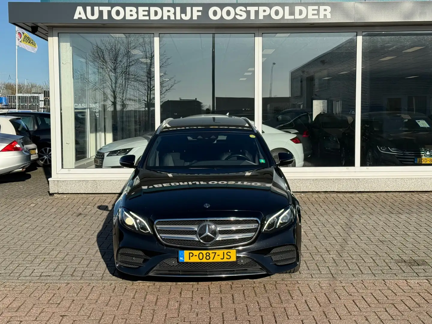 Mercedes-Benz E 220 Estate d Business Solution AMG Zwart - 2