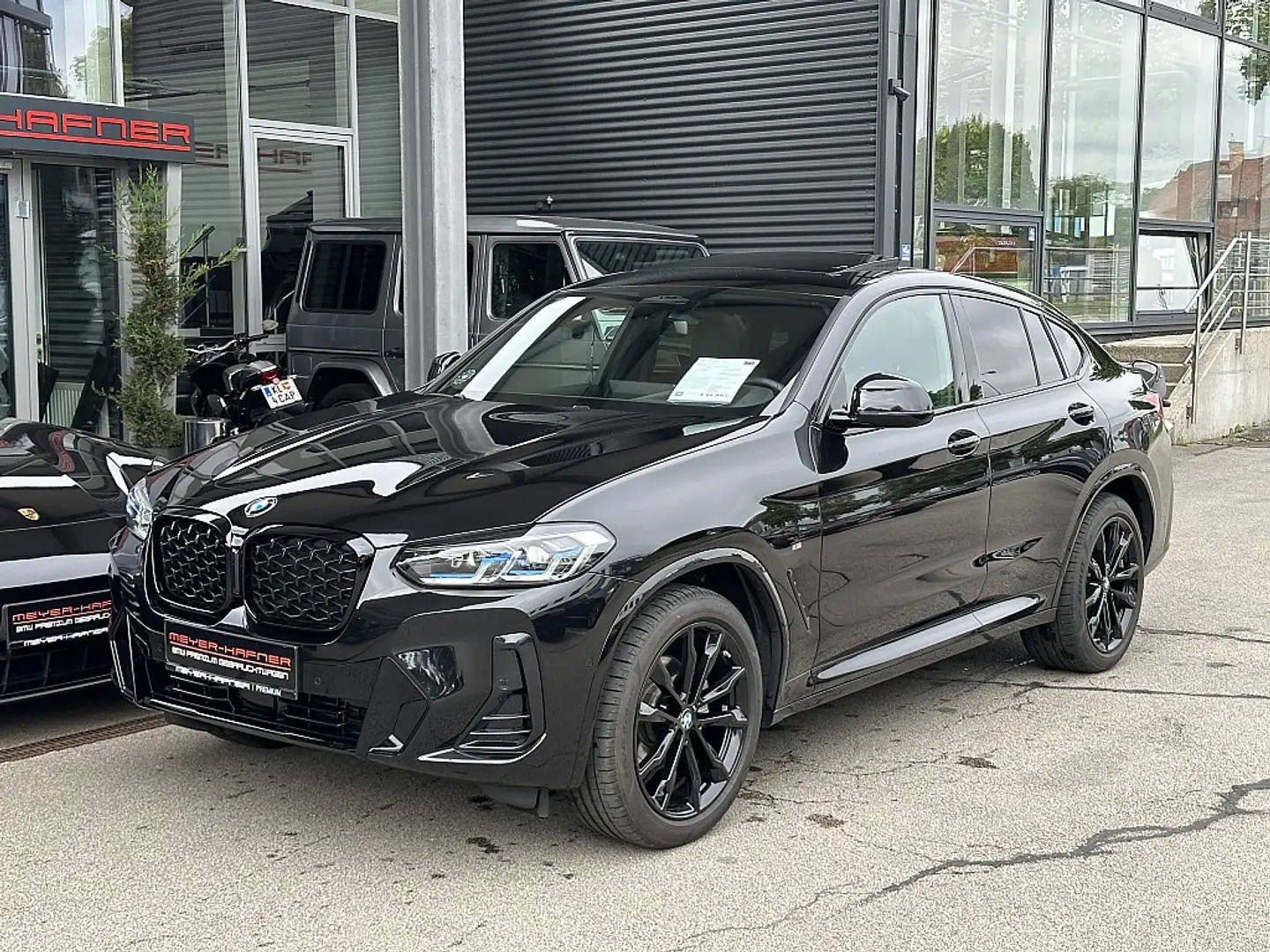 BMW X4 xDrive20i M-Paket Aut. / AHK / Laser / PANO Schwarz - 1