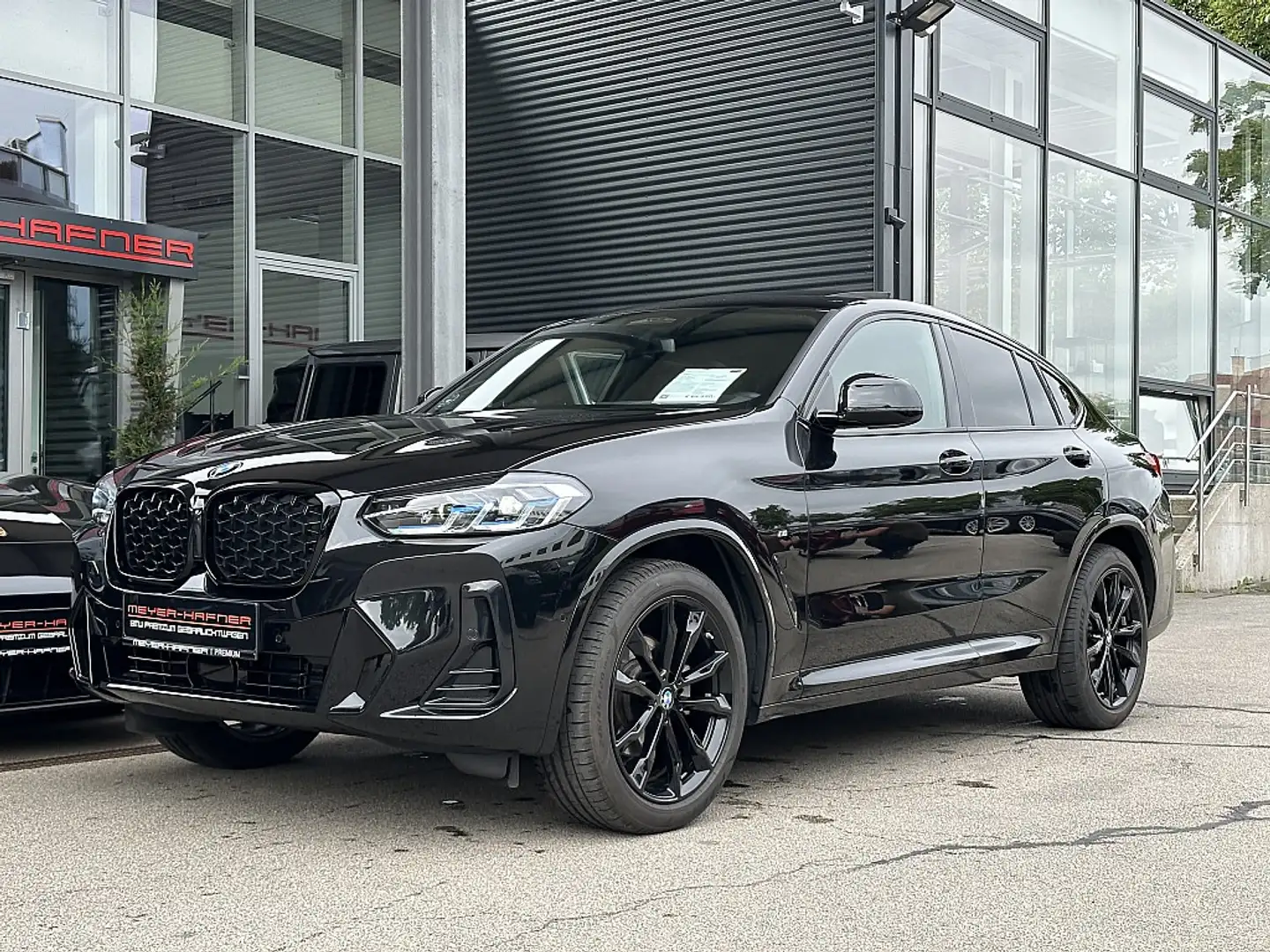 BMW X4 xDrive20i M-Paket Aut. / AHK / Laser / PANO Schwarz - 2