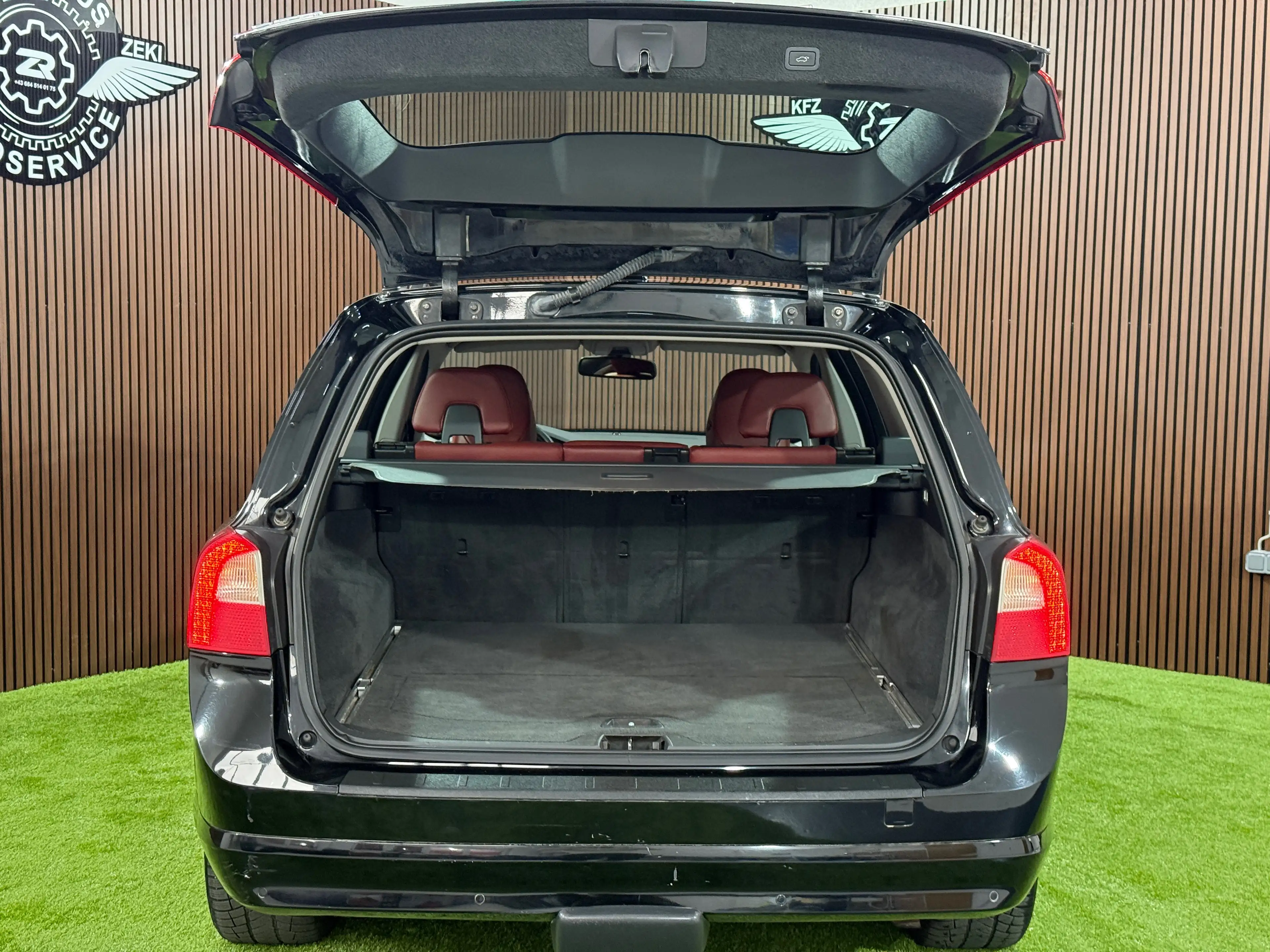 Volvo V70 Momentum — photo 14