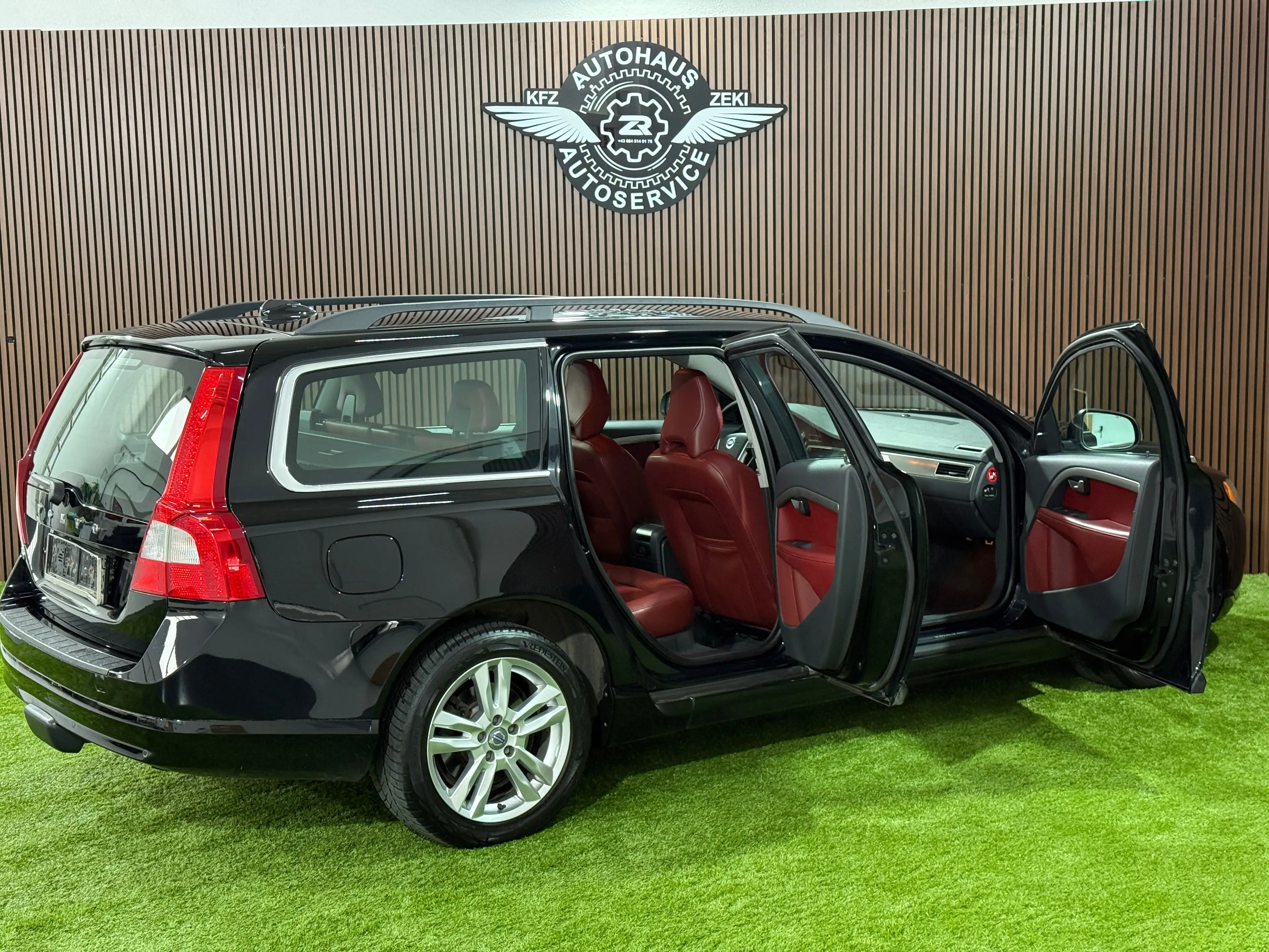 Volvo V70 Momentum — photo 15