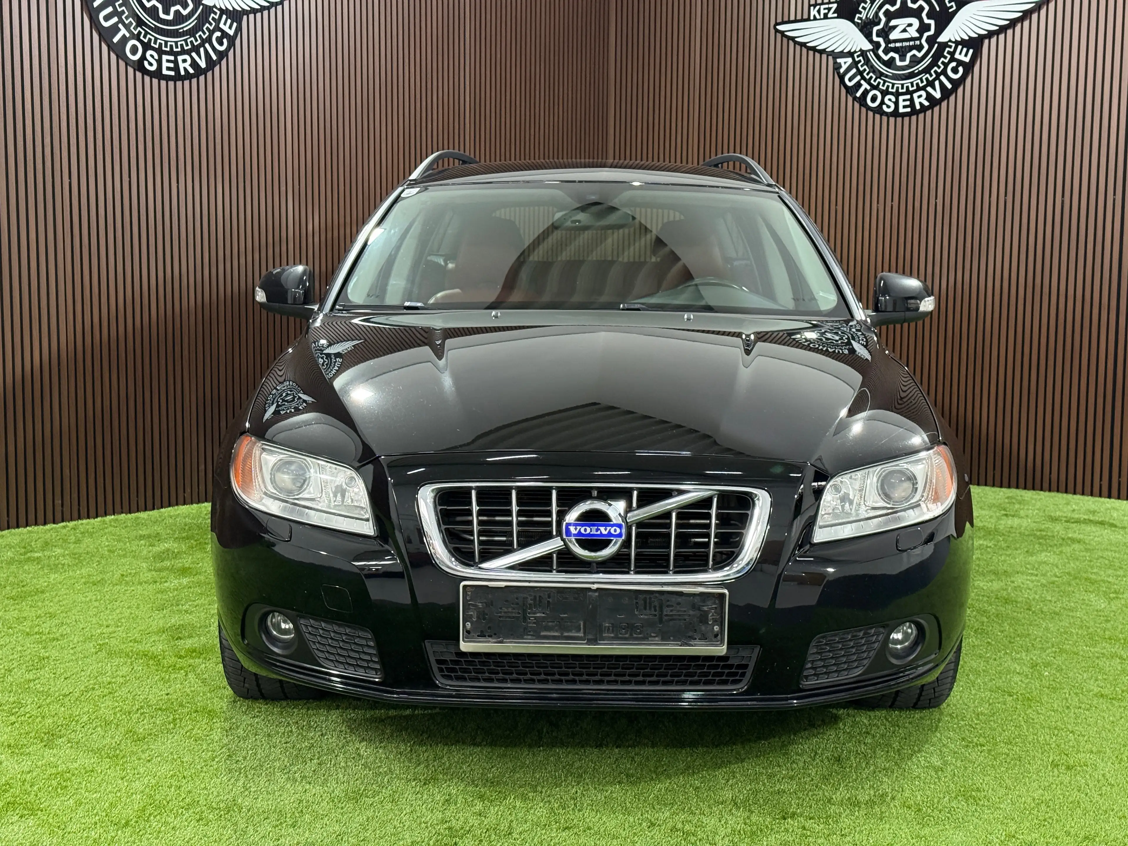 Volvo V70 Momentum — photo 3