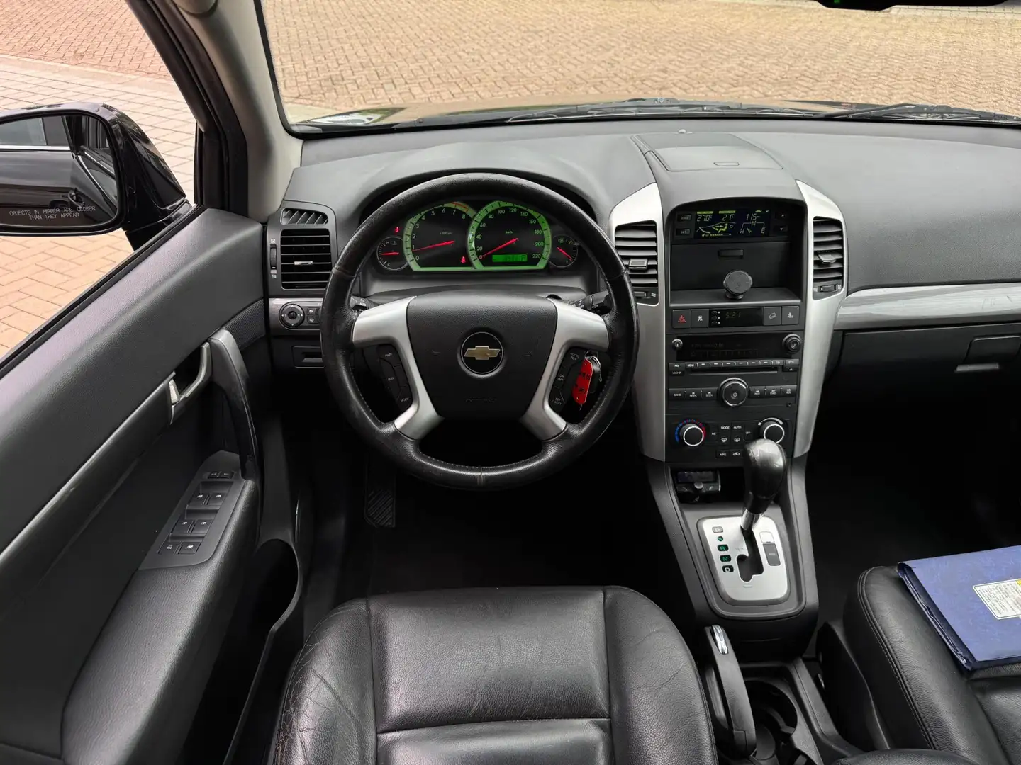 Chevrolet Captiva 3.2i V6 Executive Automaat 4X4 230 PK 7 Persoons A Zwart - 2