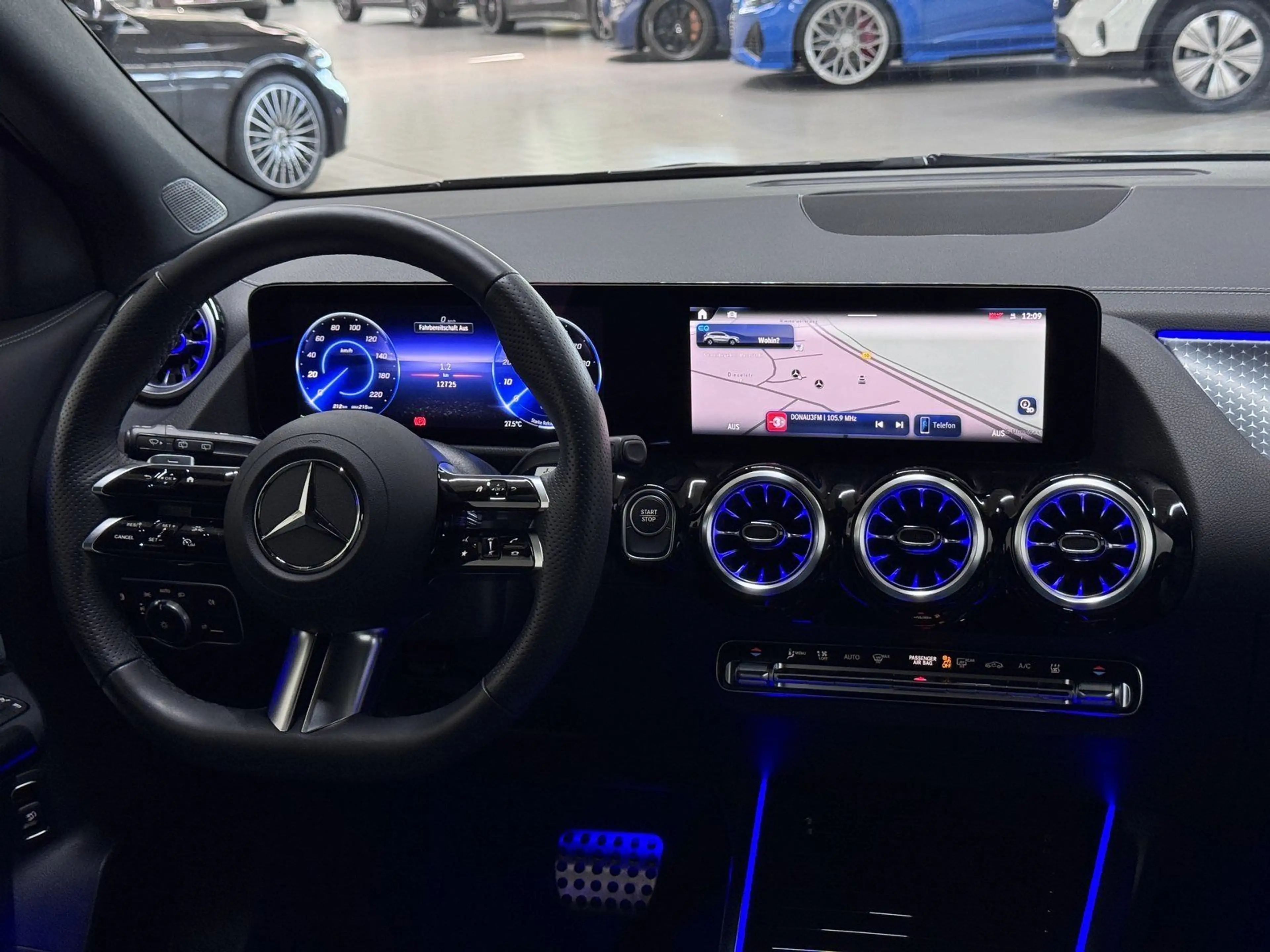 Mercedes-Benz EQA 300 4M AMG+NIGHT+DIST+AHK+KEY+360°+TOTWINKEL — photo 10