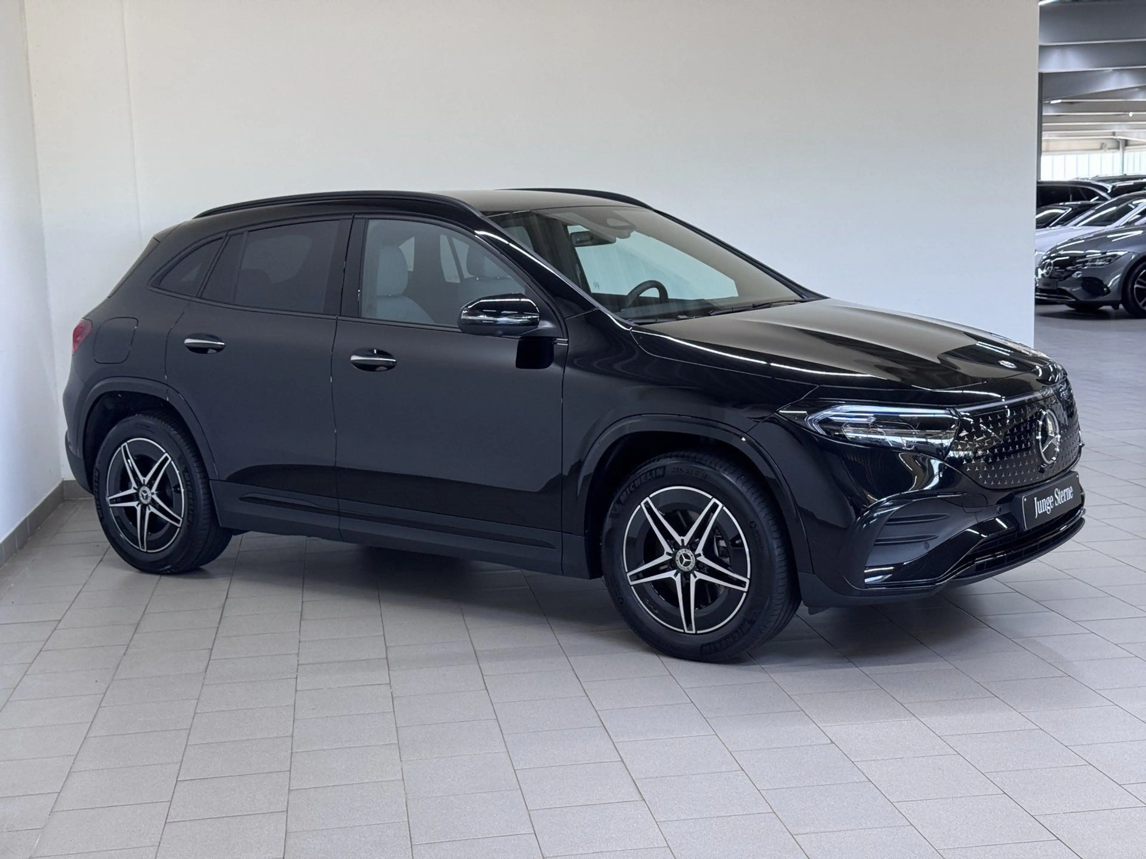 Mercedes-Benz EQA 300 4M AMG+NIGHT+DIST+AHK+KEY+360°+TOTWINKEL — photo 5