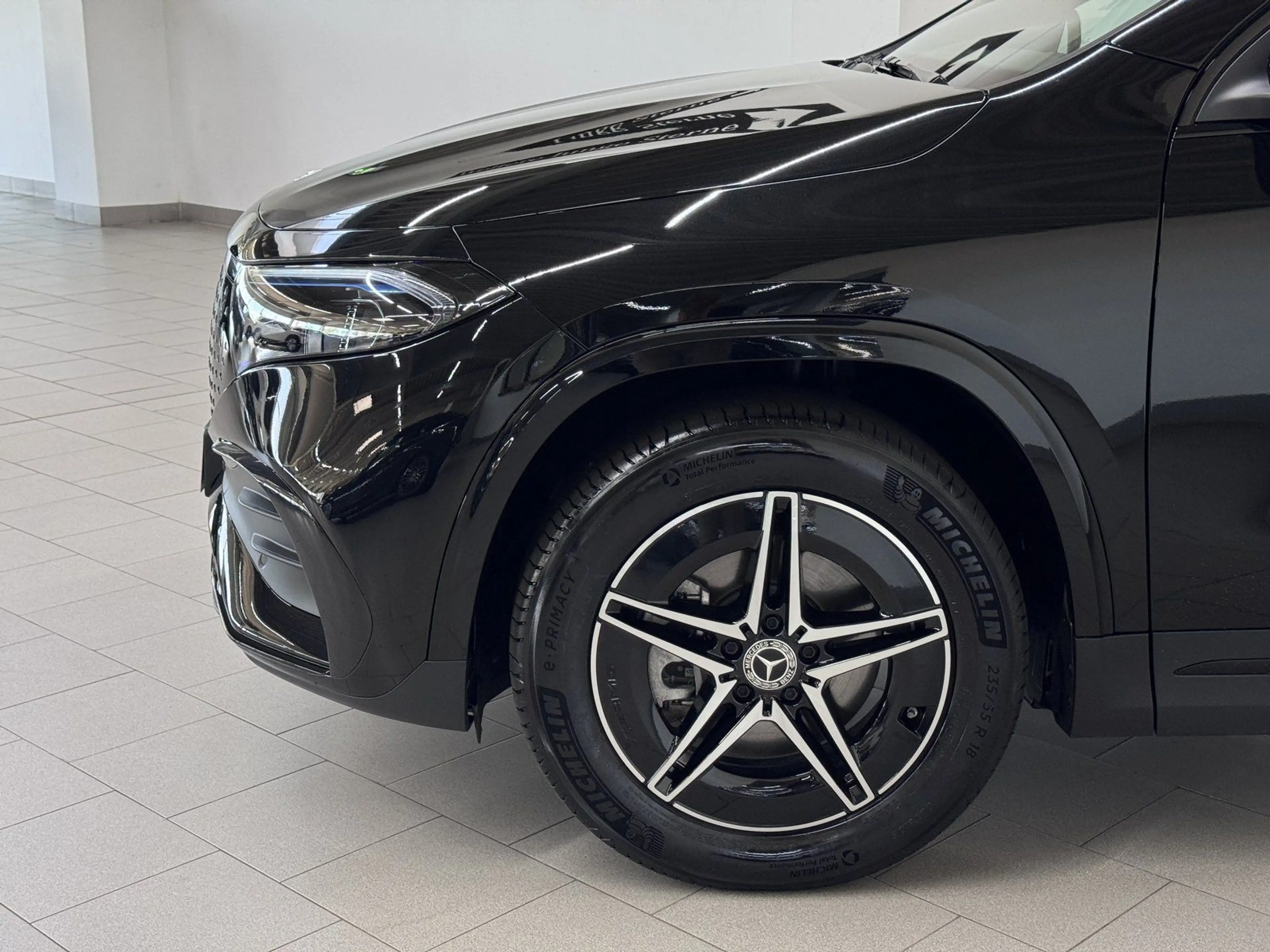Mercedes-Benz EQA 300 4M AMG+NIGHT+DIST+AHK+KEY+360°+TOTWINKEL — photo 7