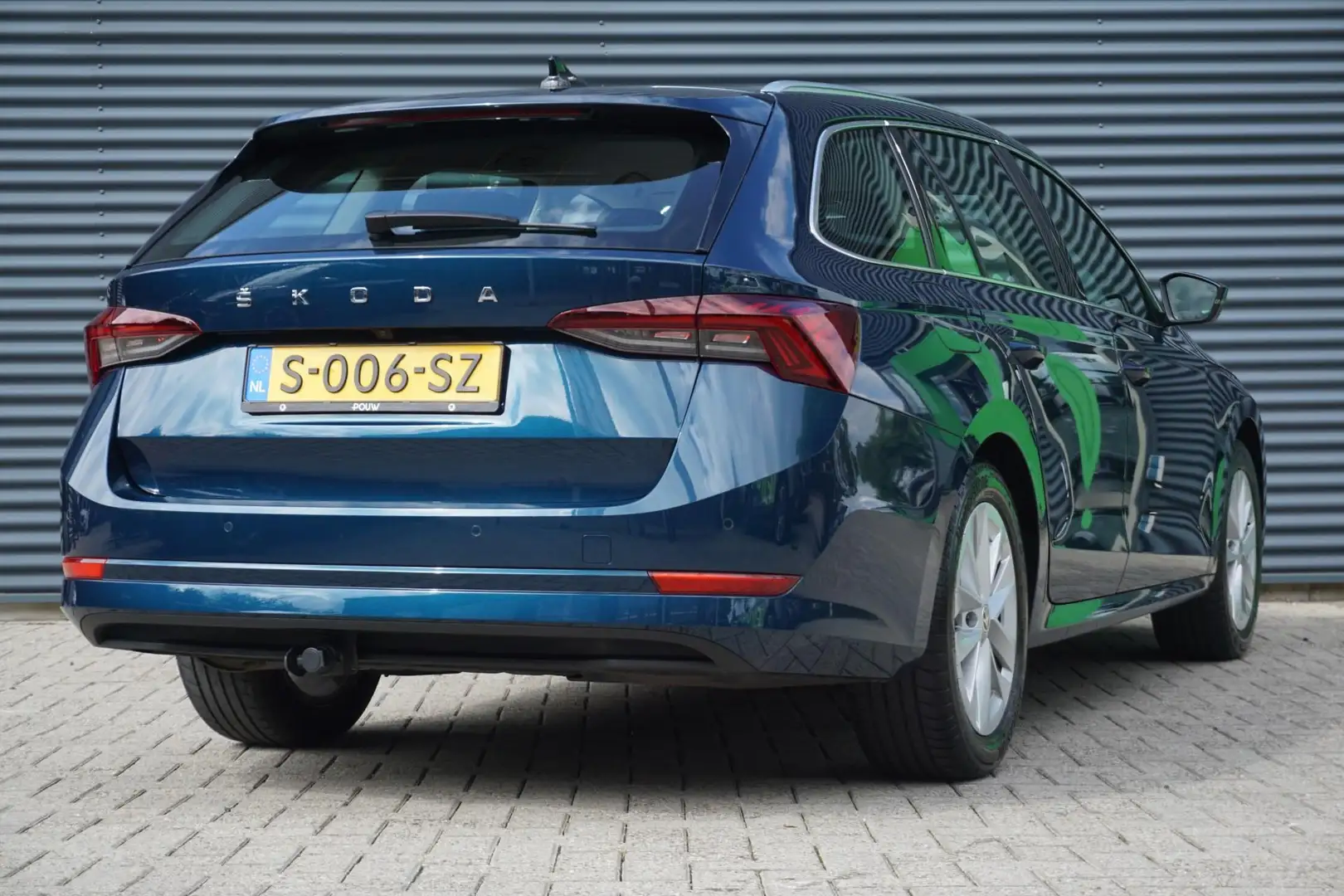 Skoda Octavia Combi 1.5 e-TSI 150pk DSG Business Edition Plus | Blauw - 2