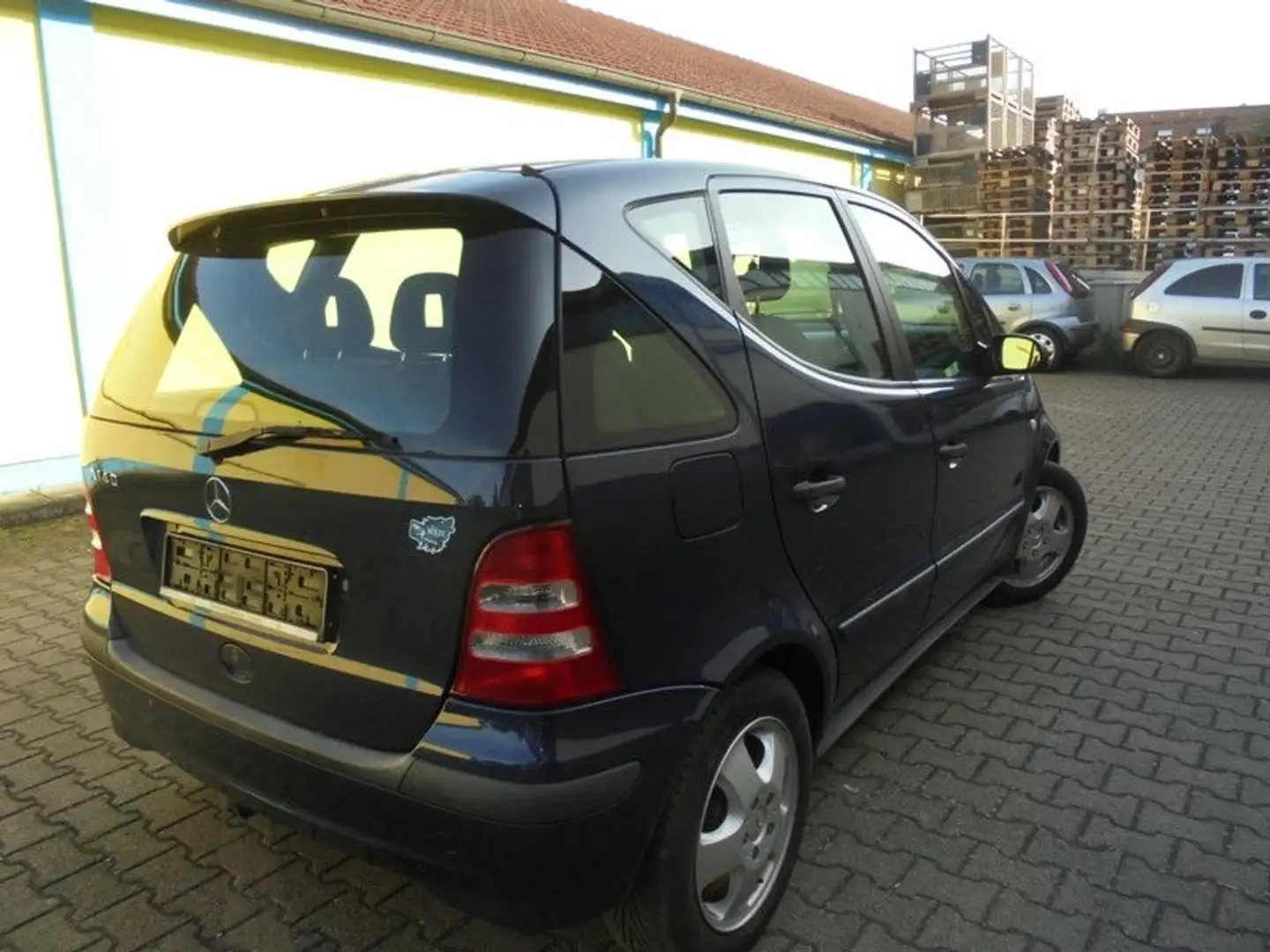 Mercedes-Benz A 140 A140CLASSIC TÜV 05/27;ROSTFREI;KLIMA;SEHR SAUBER Bleu - 2