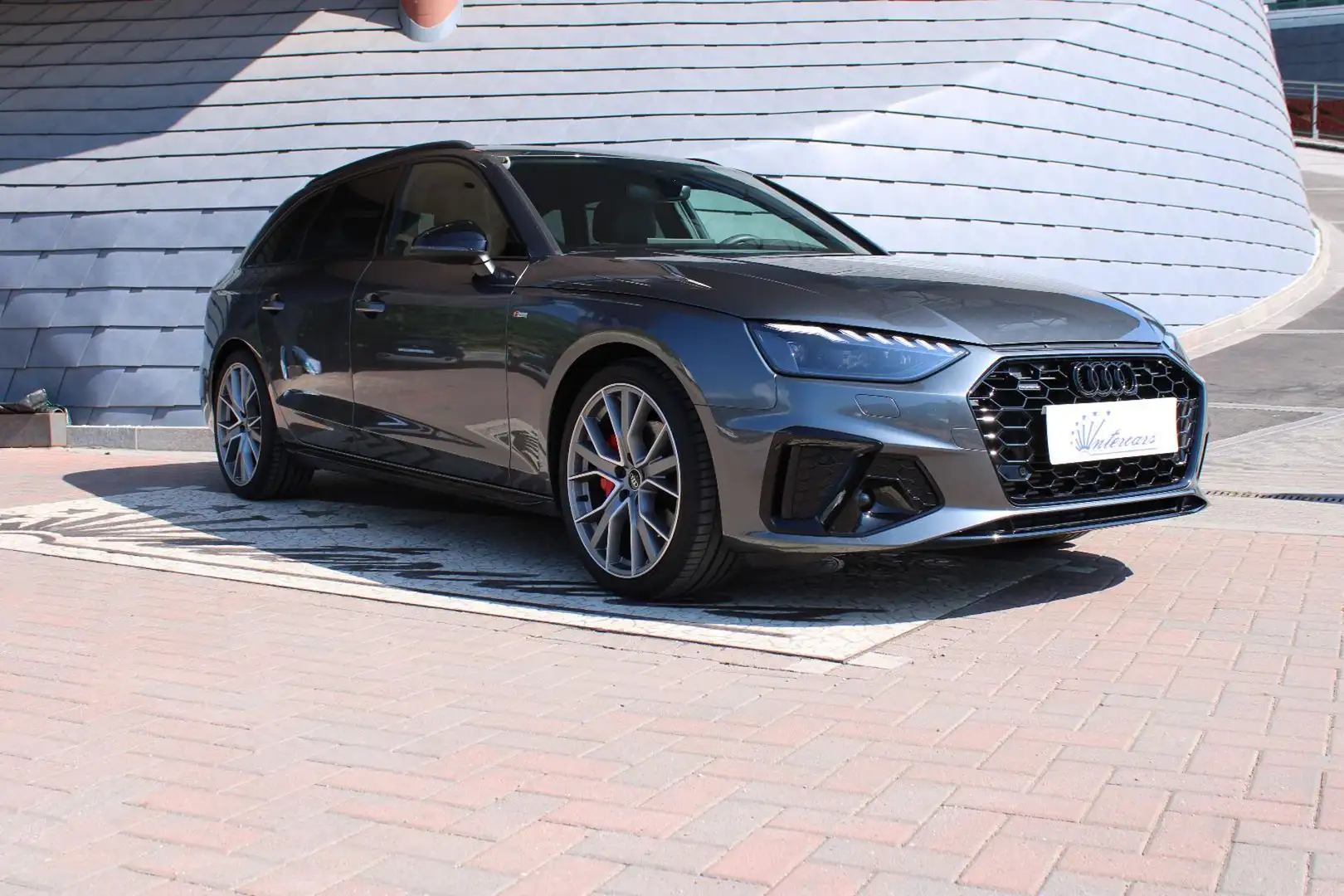 Audi A4 Avant 40TFSI quattro 3xS-line GANCIO-MATRIX Grijs - 2