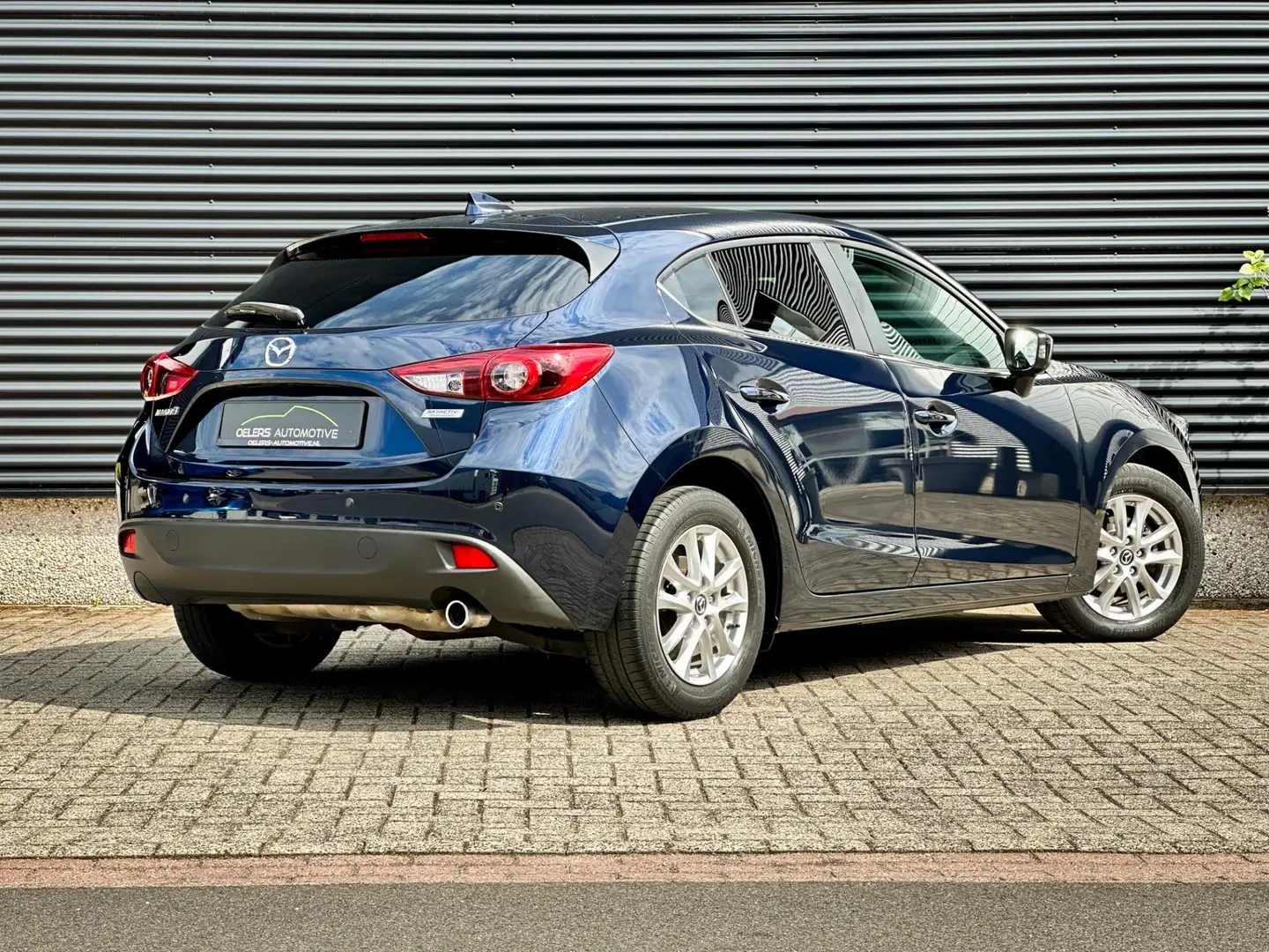 Mazda 3 1.5 TS | Clima | Cruise | Navi | Parkeersensoren | Blauw - 2