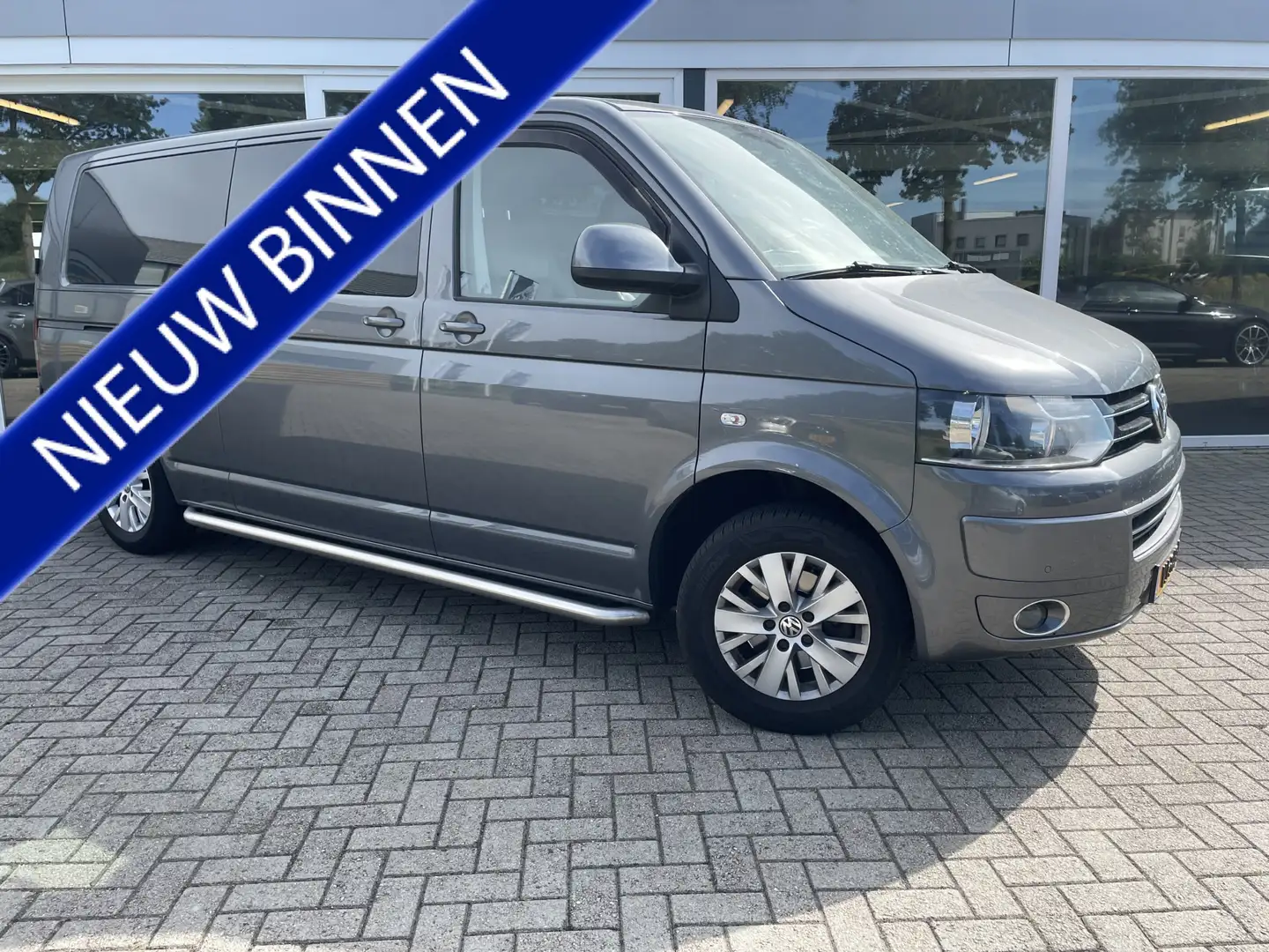 Volkswagen T5 Transporter 2.0 TDI L2H1 DC Comfortline 50% deal 6.475,- ACTIE Grijs - 1