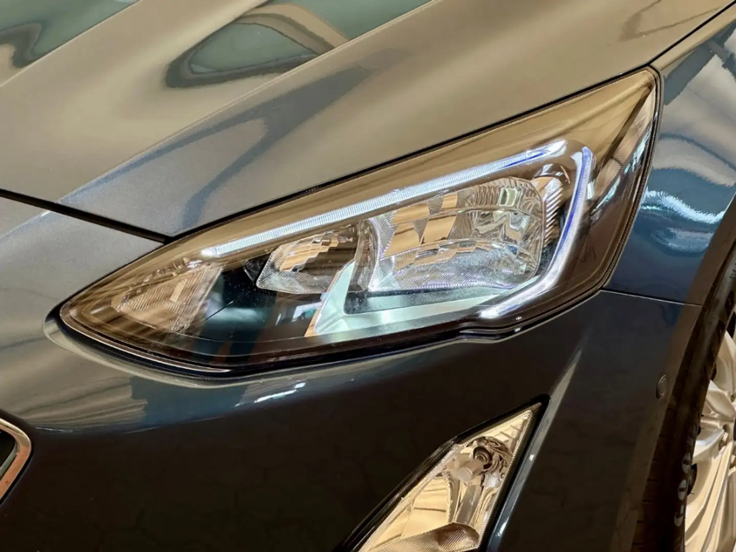 Ford Focus Titanium+Navi+Kamera+Key-Free+Tempo Blauw - 2