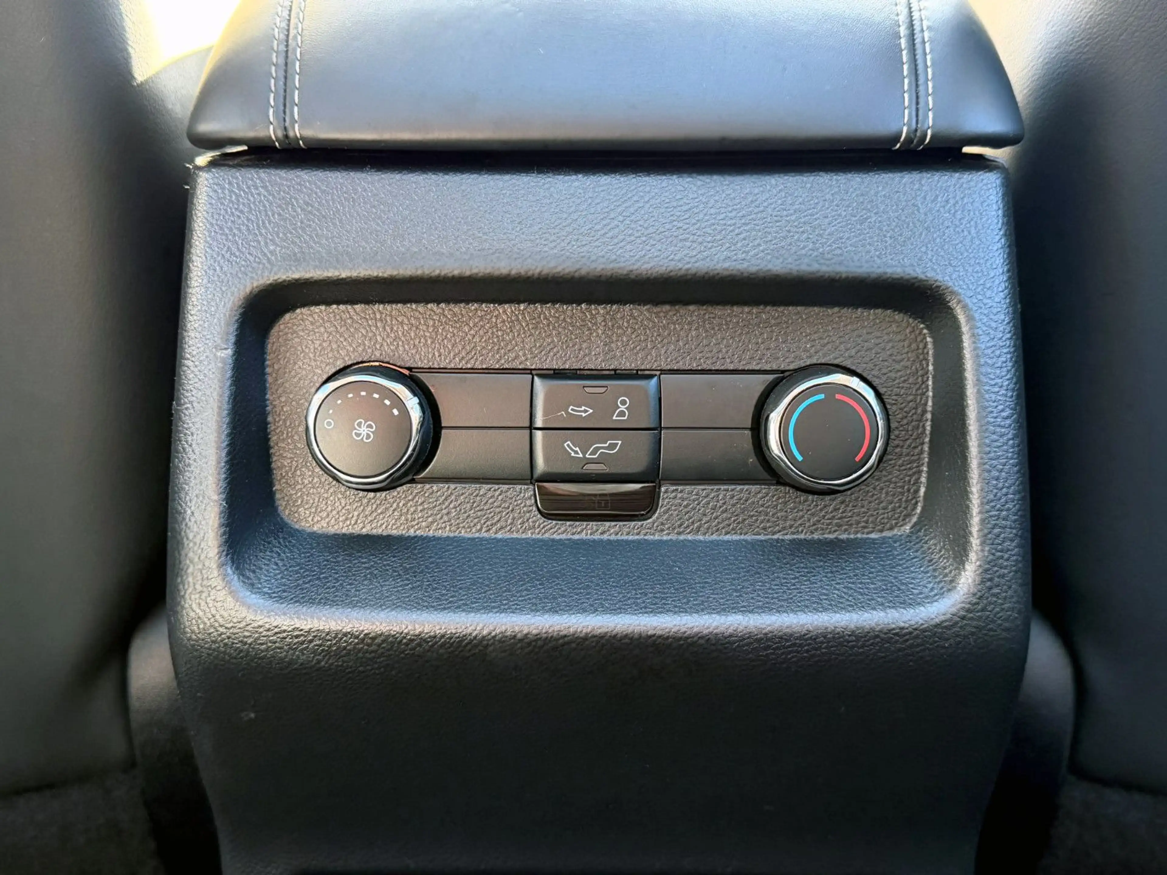 Ford S-Max 2.0 EcoBlue Vignale 7-Stz. ACC KAM AHK LED — photo 14