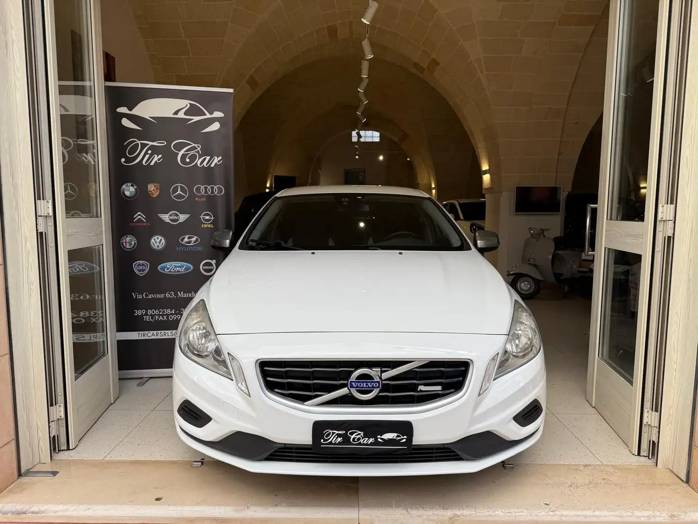 Volvo V60 V60 1.6 d2 (drive) R-design Bianco - 2