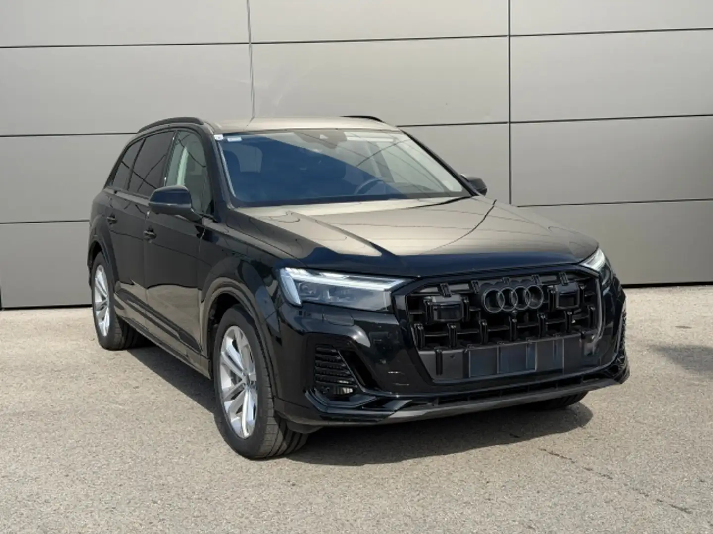 Audi Q7 55 TFSI e PHEV quattro Schwarz - 1