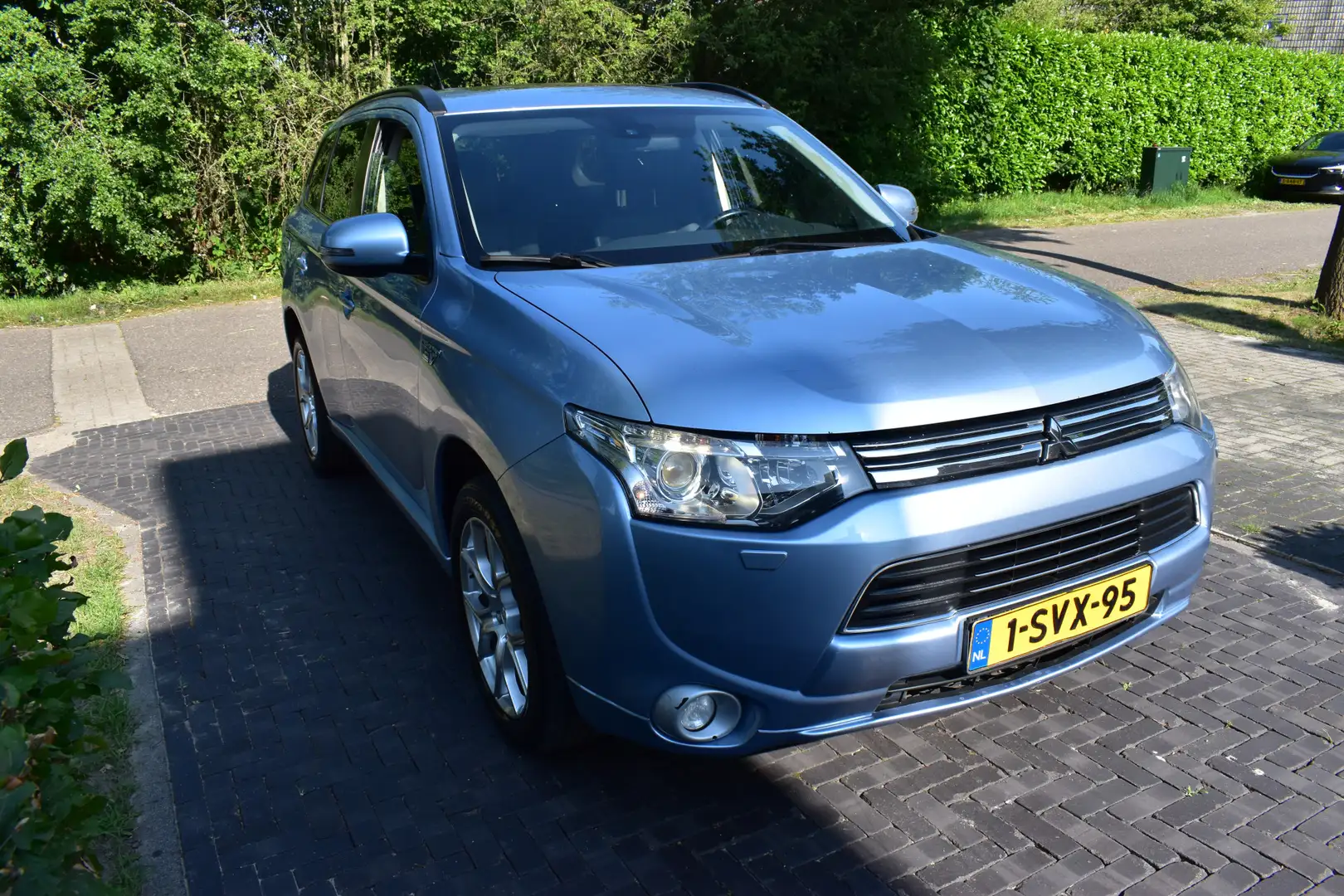 Mitsubishi Outlander 2.0 PHEV Instyle+ ADAPT, LEER, DAK. FULL! Blauw - 2