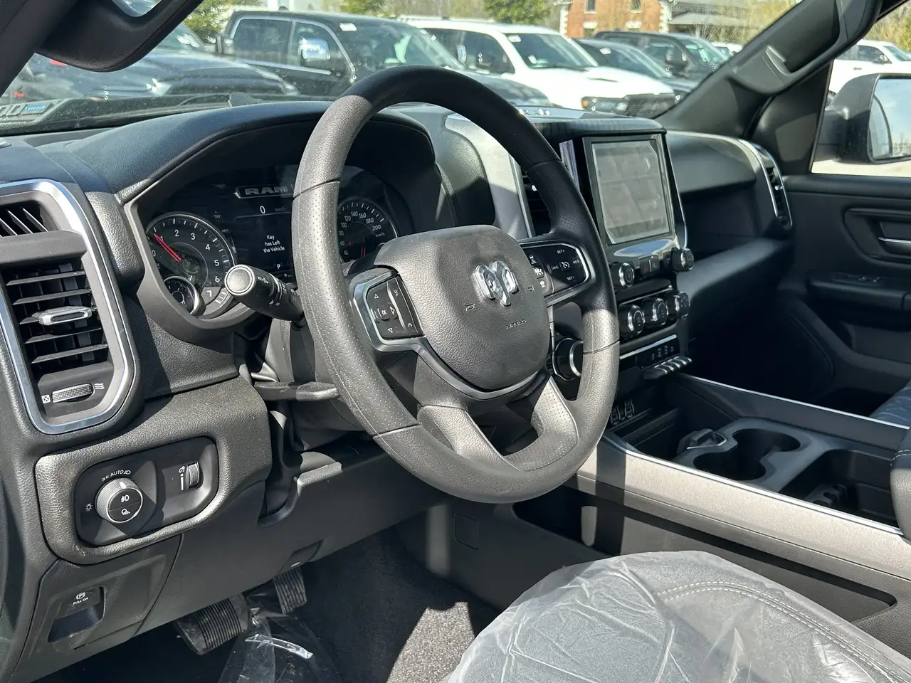 RAM 1500 снимка RAM 1500