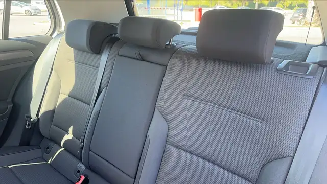 Volkswagen Golf view 9