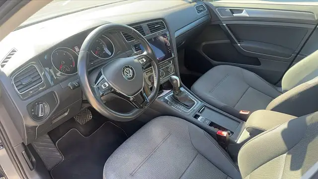 Volkswagen Golf view 8
