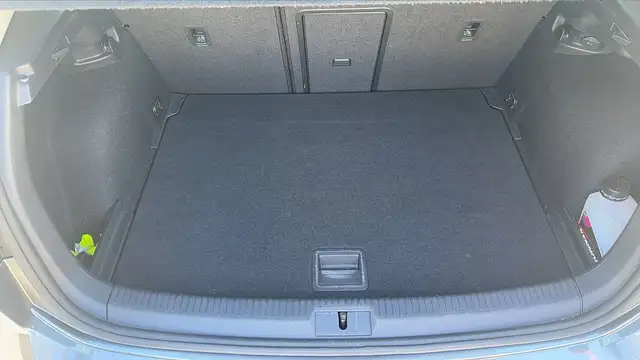 Volkswagen Golf view 14