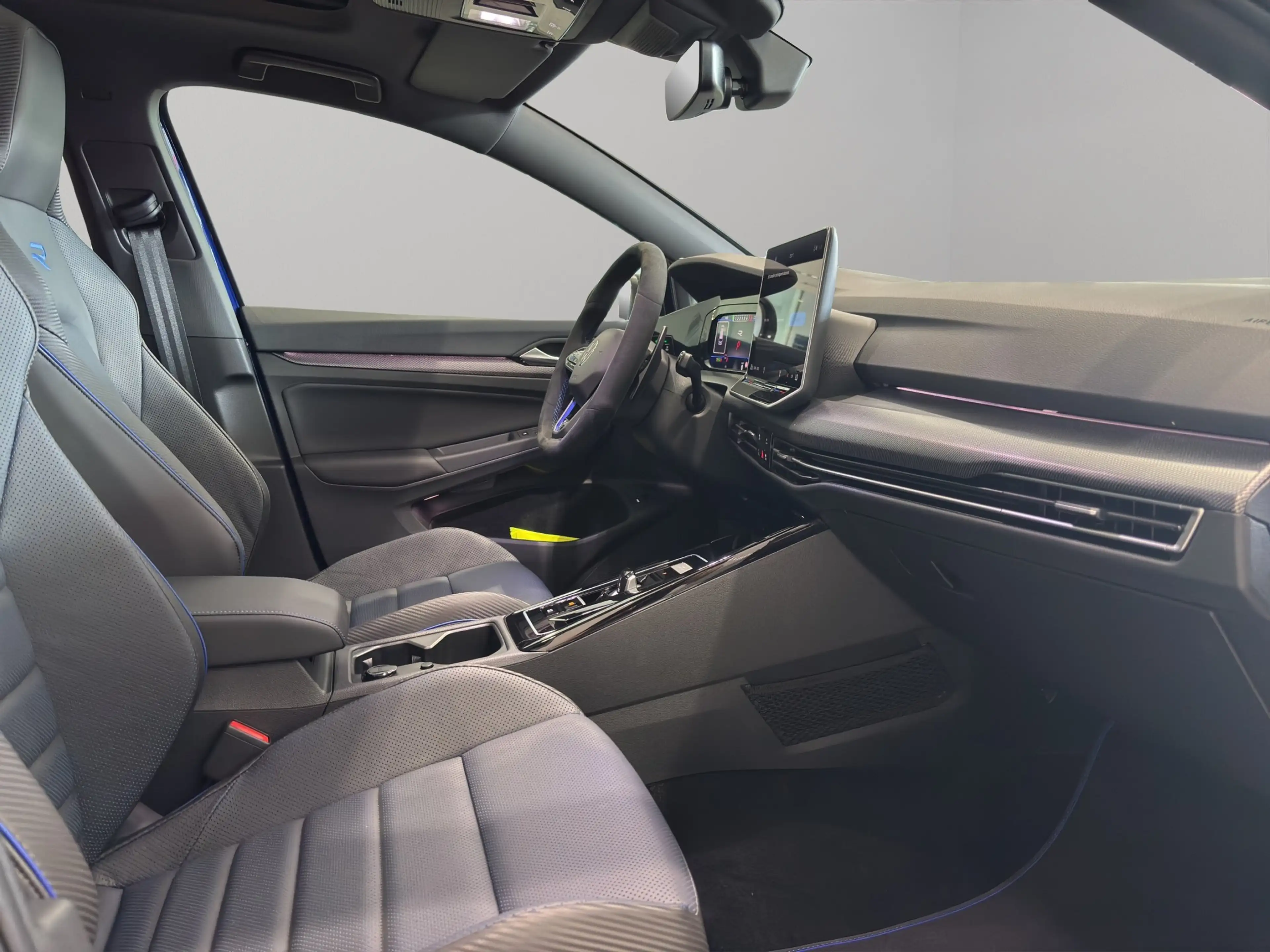 Volkswagen Golf Variant Golf VIII Variant R (AHK/BlackStyle/LED) 2.0 l TSI — photo 6