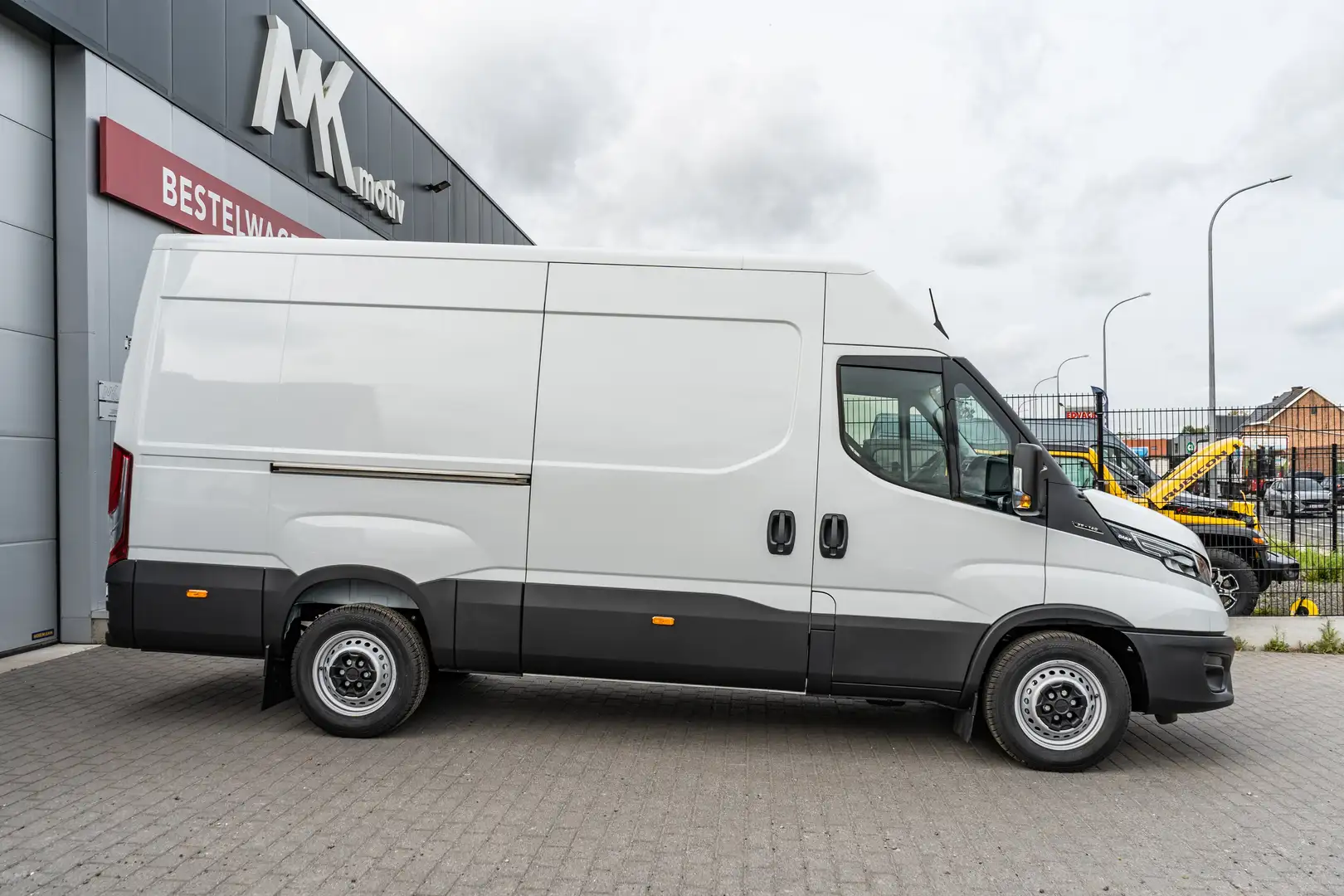 Iveco Daily 35S14 L3H2 - Navi / Camera / LED - 34.500 ex Wit - 2