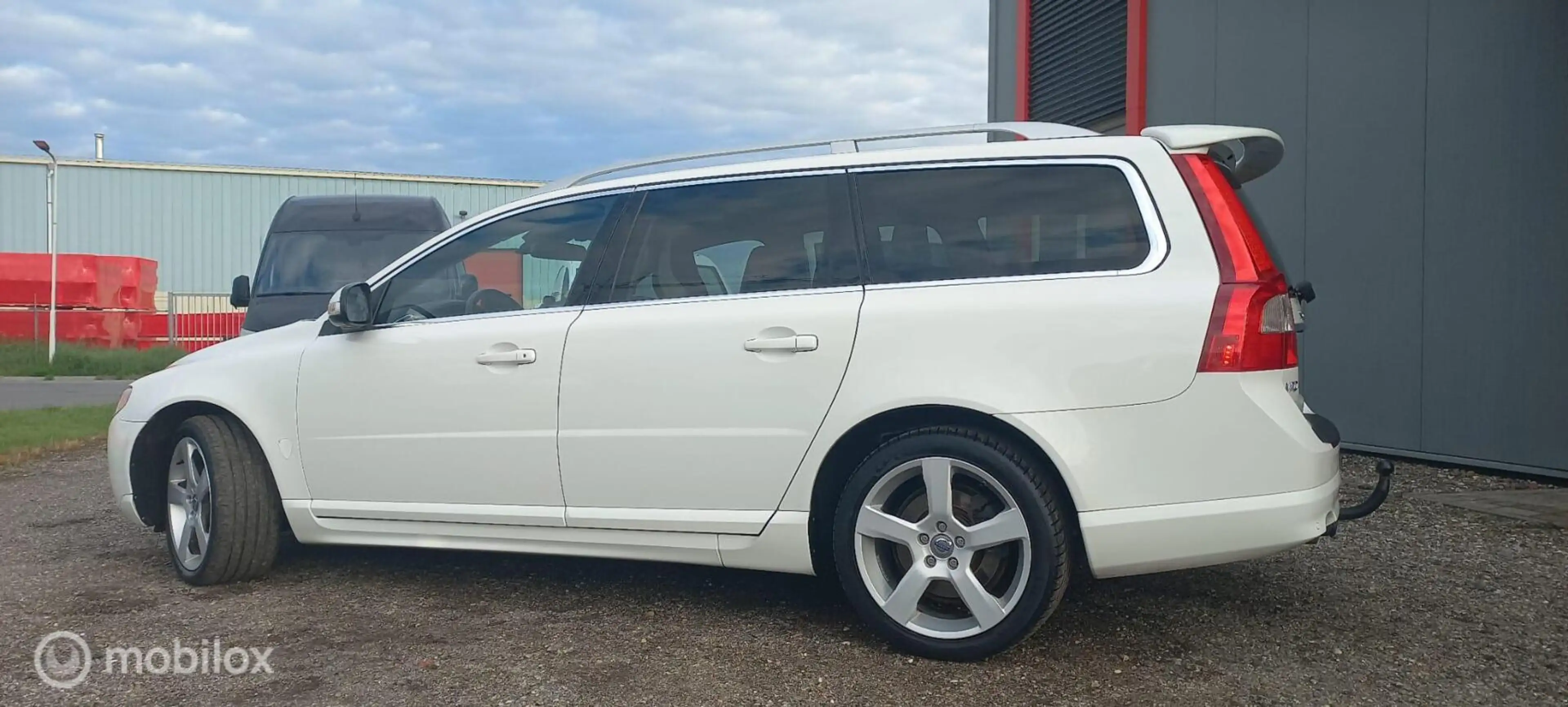 Volvo V70 3.0 T6 AWD R Design — photo 5