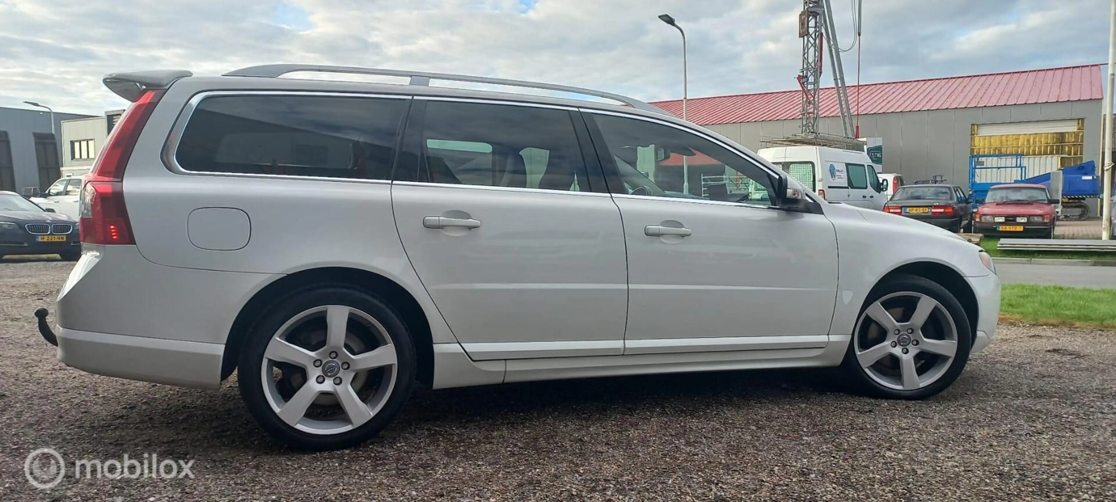 Volvo V70 3.0 T6 AWD R Design — photo 8