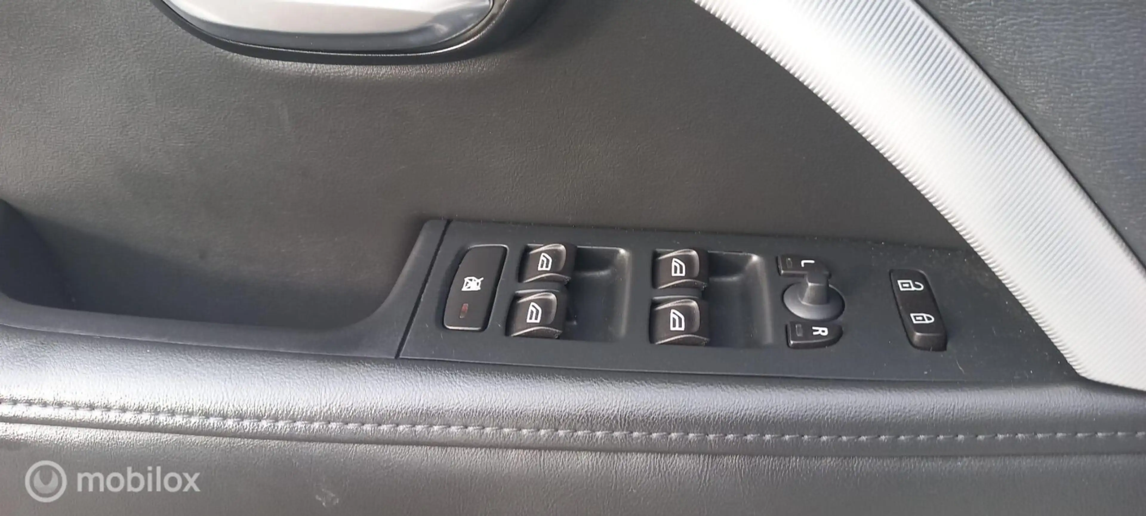 Volvo V70 3.0 T6 AWD R Design — photo 13