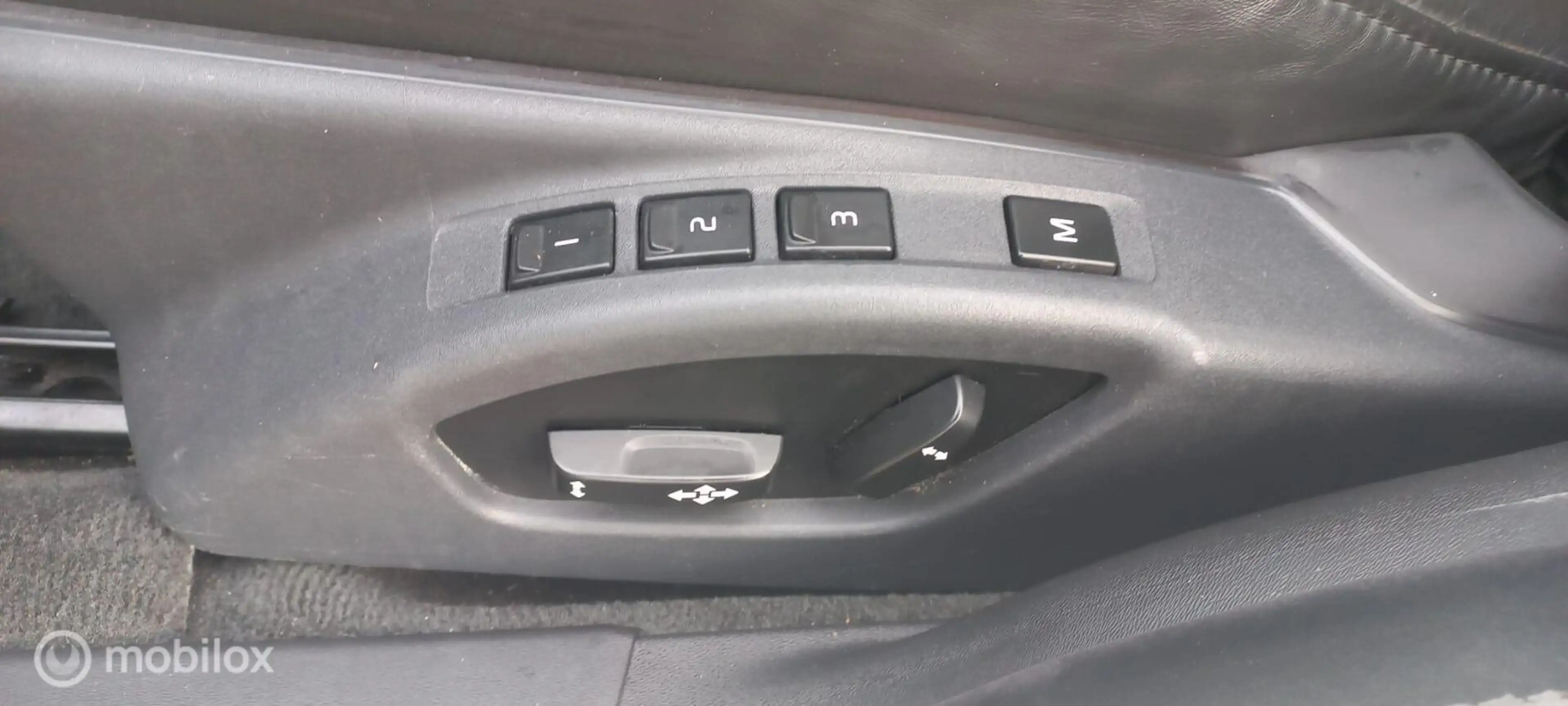 Volvo V70 3.0 T6 AWD R Design — photo 12