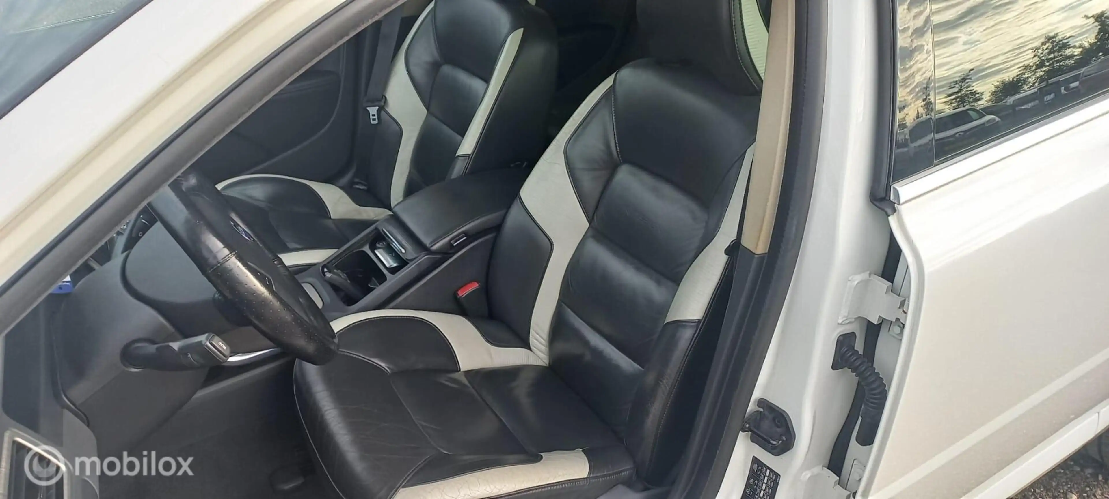 Volvo V70 3.0 T6 AWD R Design — photo 15