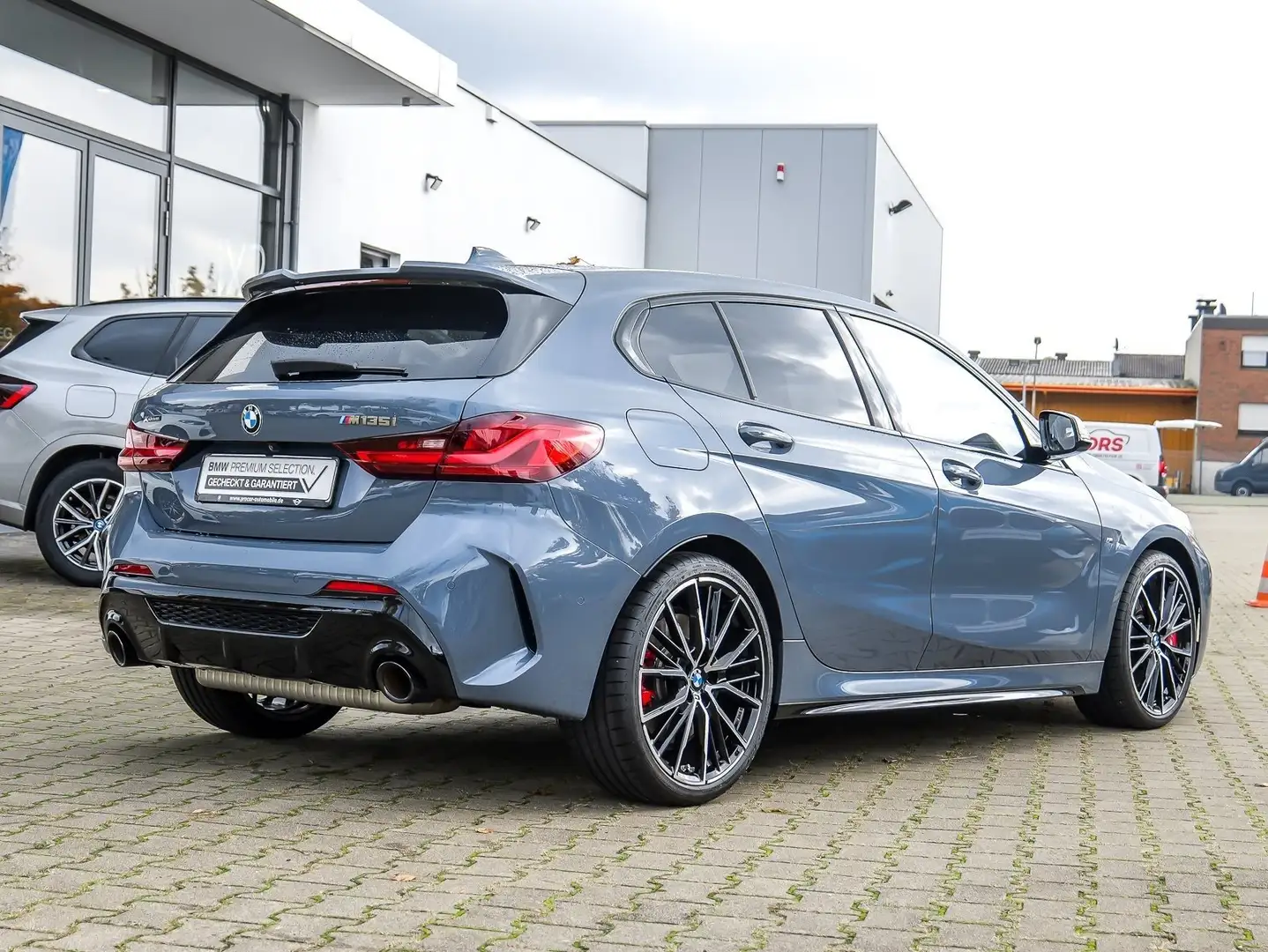 BMW 135 M135i M Sport Pro 19'' Pano H/K Komfort RFK Gris - 2